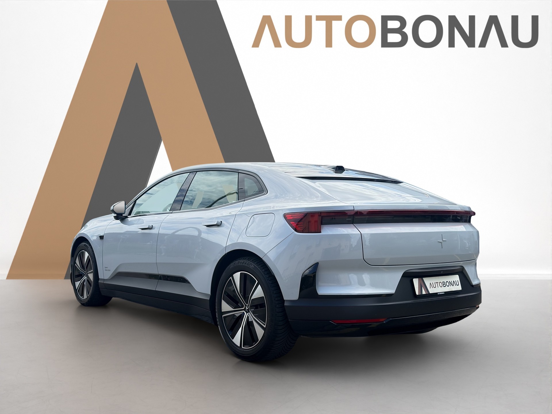 POLESTAR 4 Long Range Dual Motor-showroom-element-2