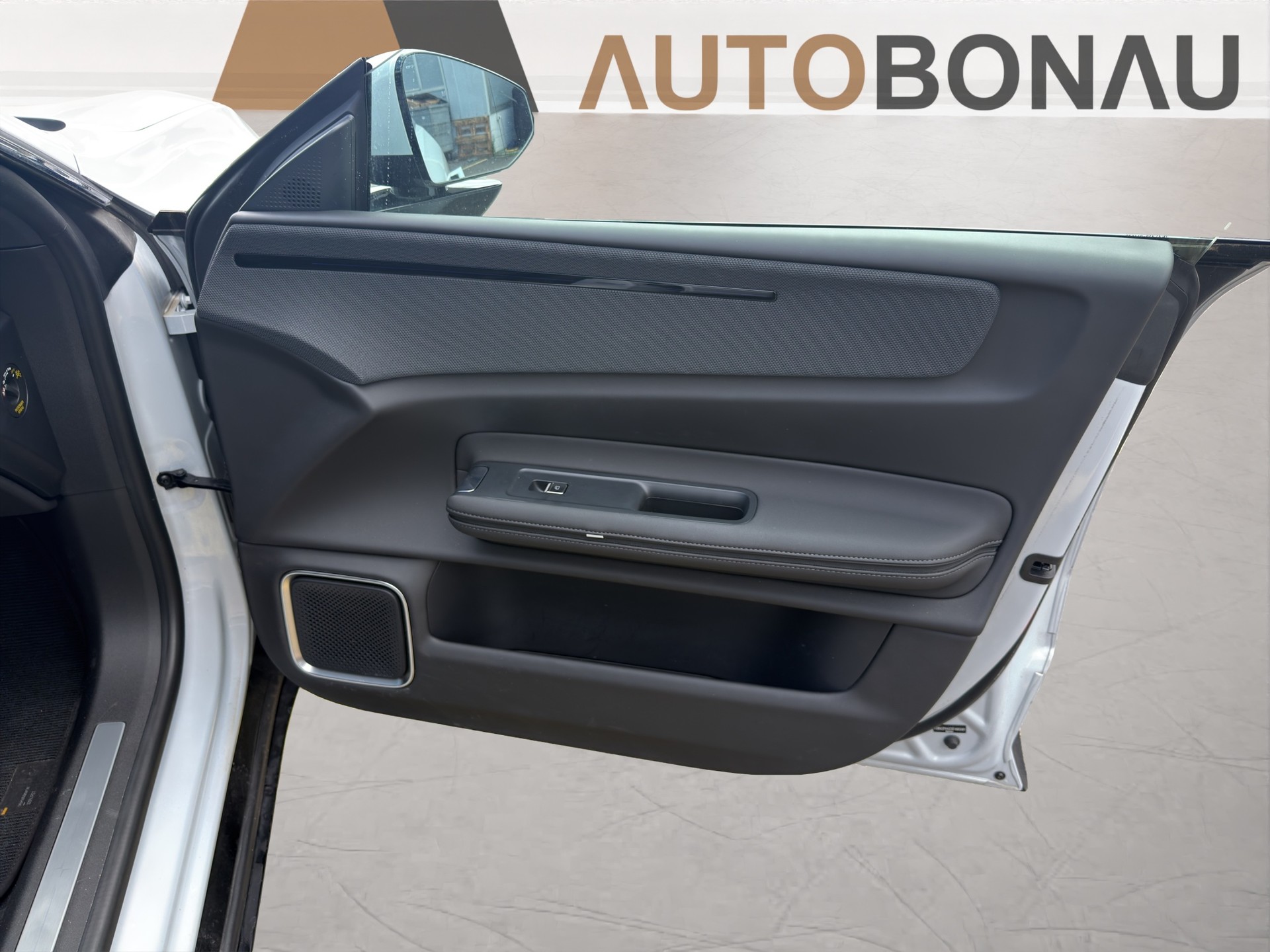 POLESTAR 4 Long Range Dual Motor-image-14
