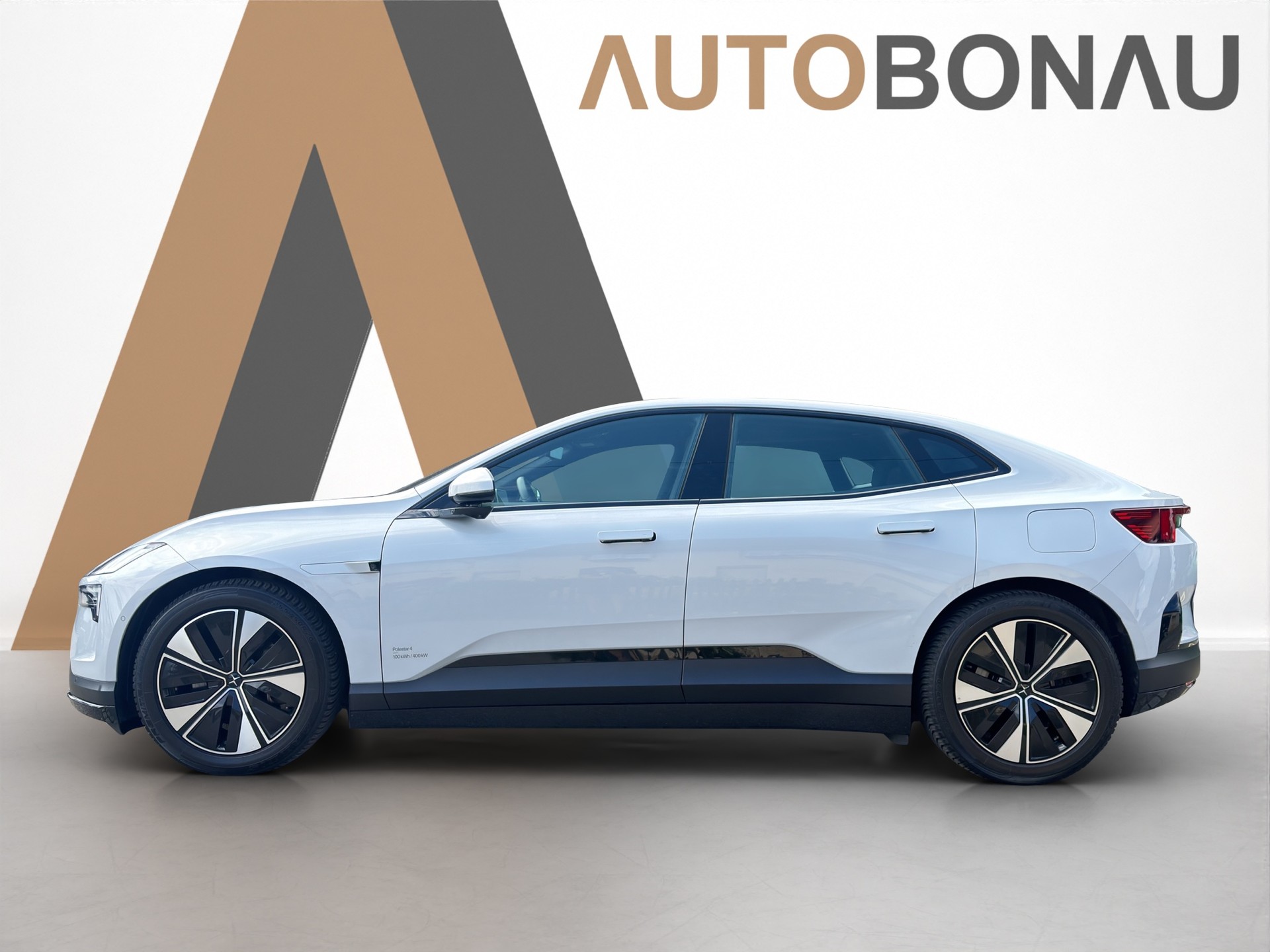 POLESTAR 4 Long Range Dual Motor-showroom-element-1