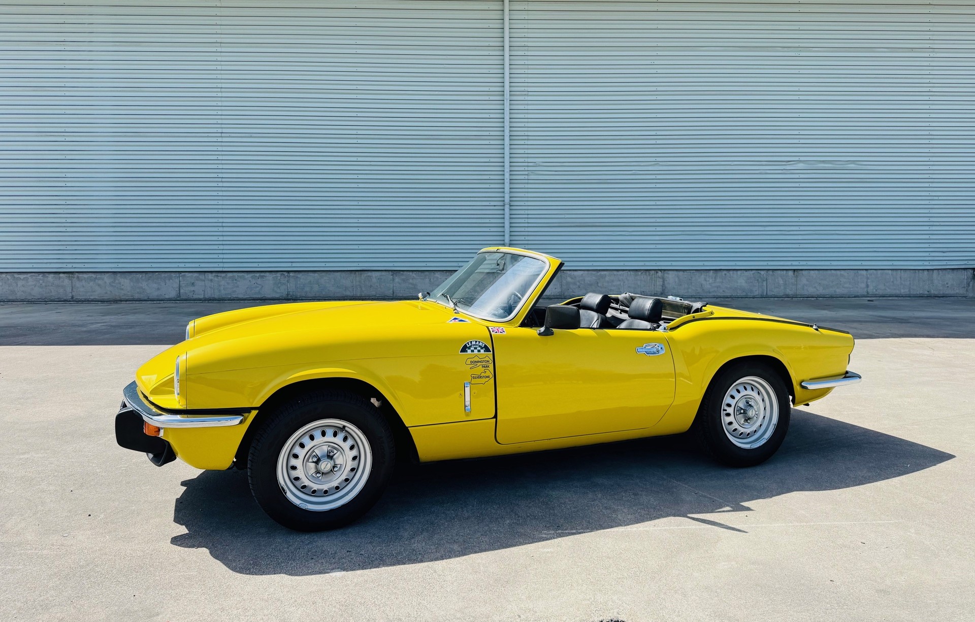 TRIUMPH 1500-image-1