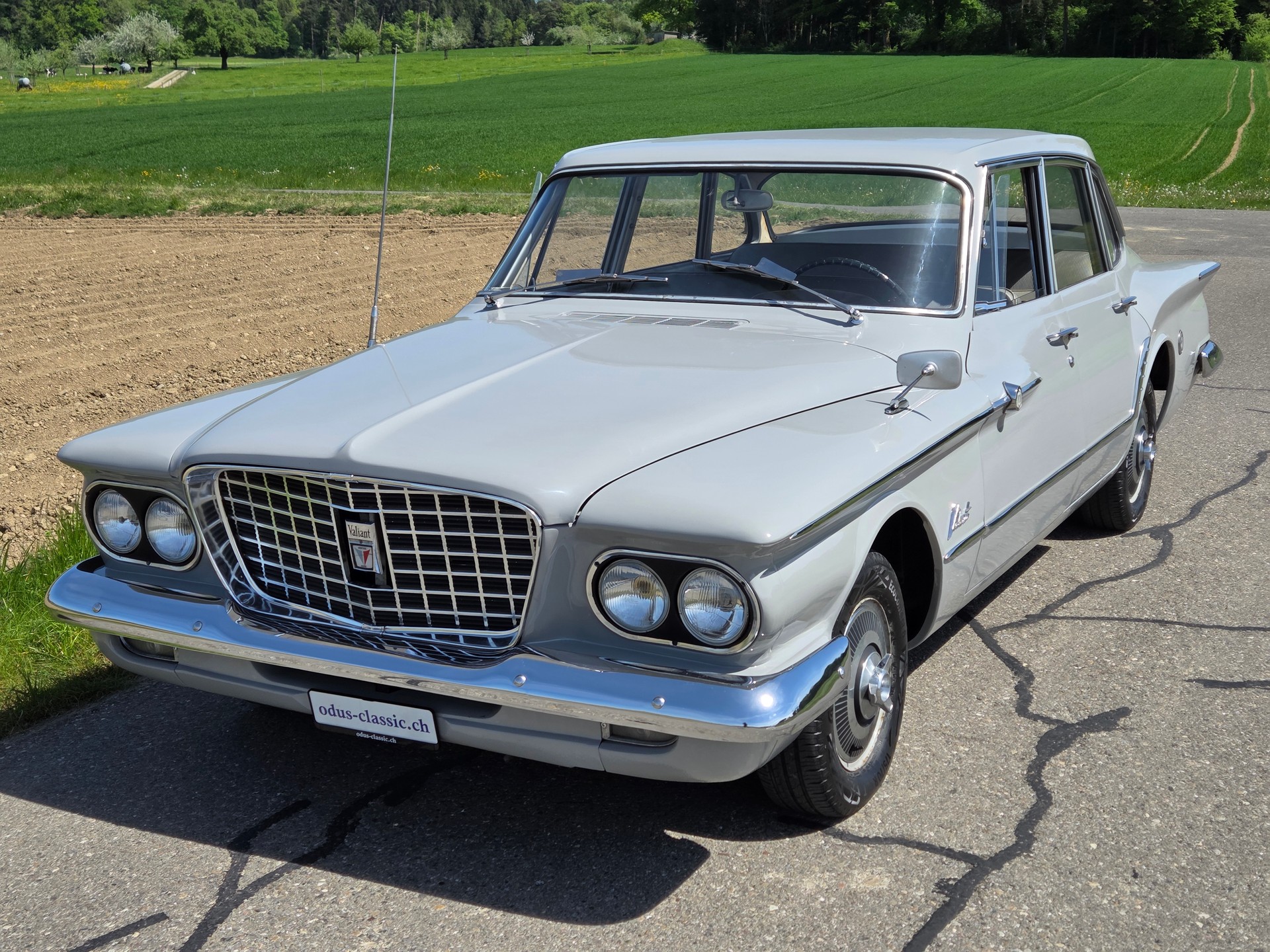 CHRYSLER Valiant M200