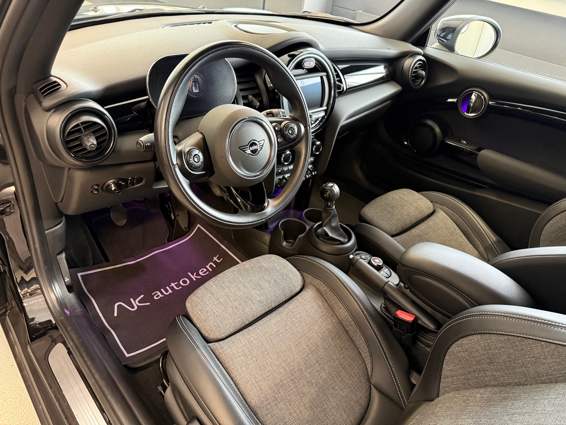 MINI Cooper-image-6