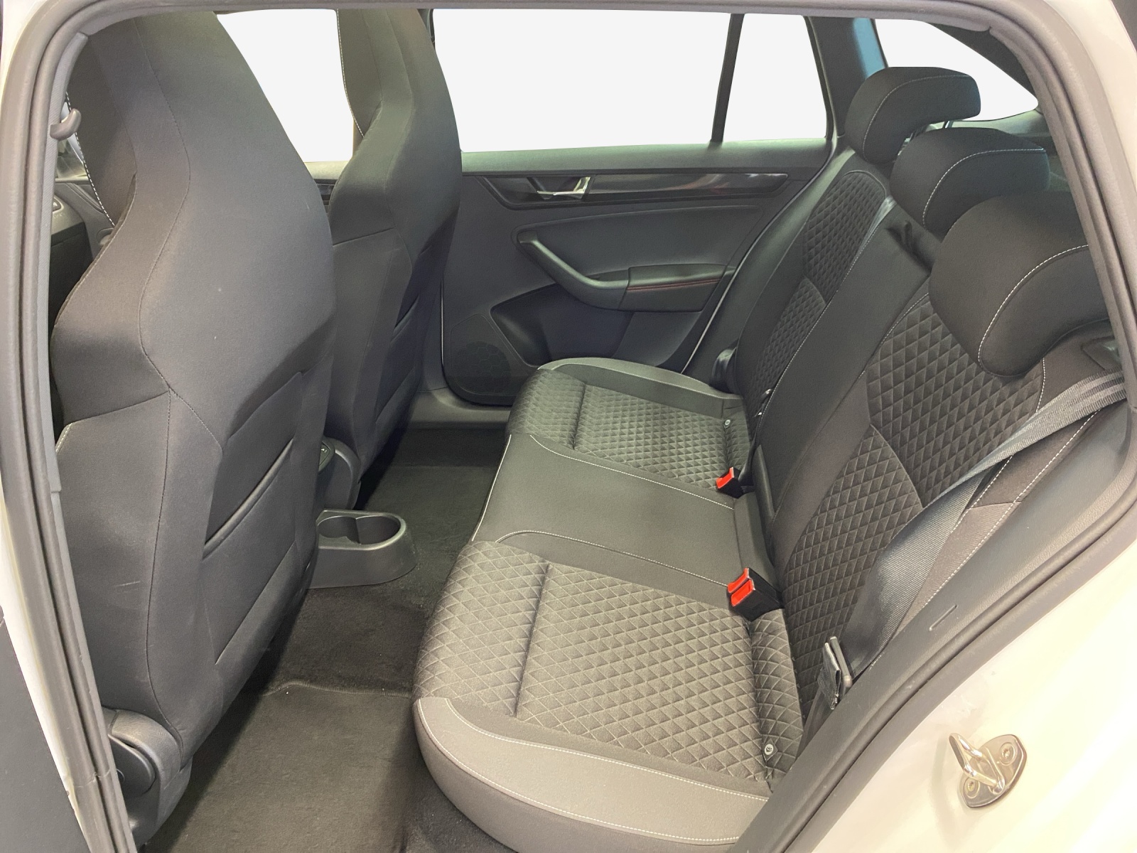 SKODA Rapid Spaceback 1.0 TSI Monte Carlo DSG-image-11