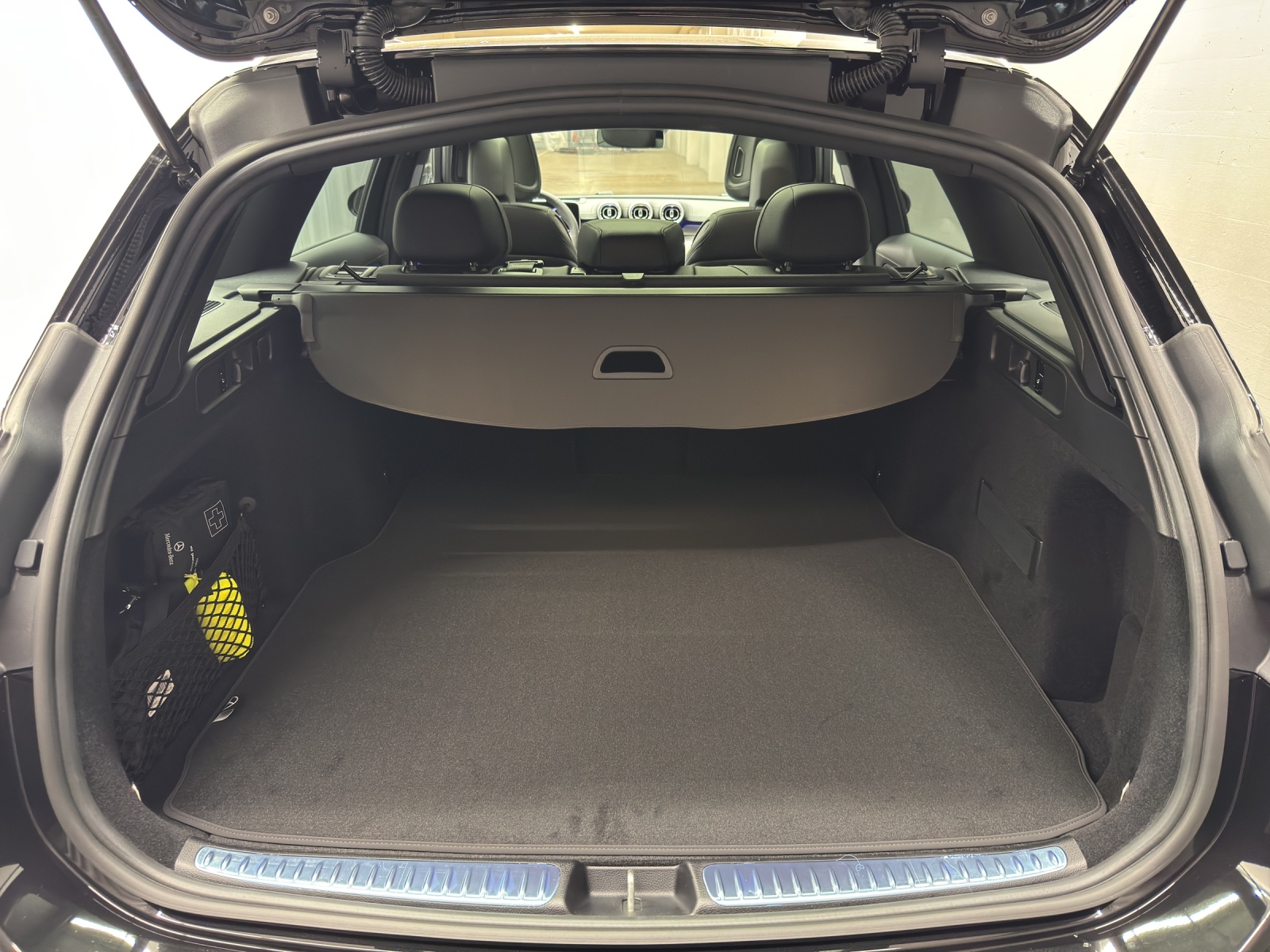 MERCEDES-BENZ C 220 d Swiss Star AMG Line 4matic Kombi-image-10