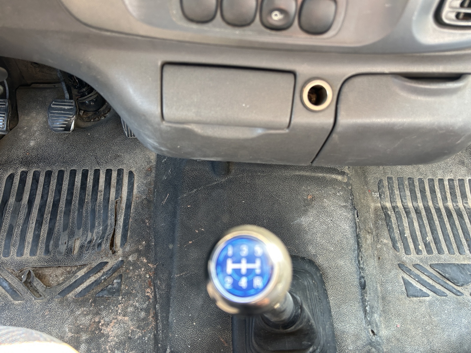 FORD Transit 2.0TD 300 S-image-15