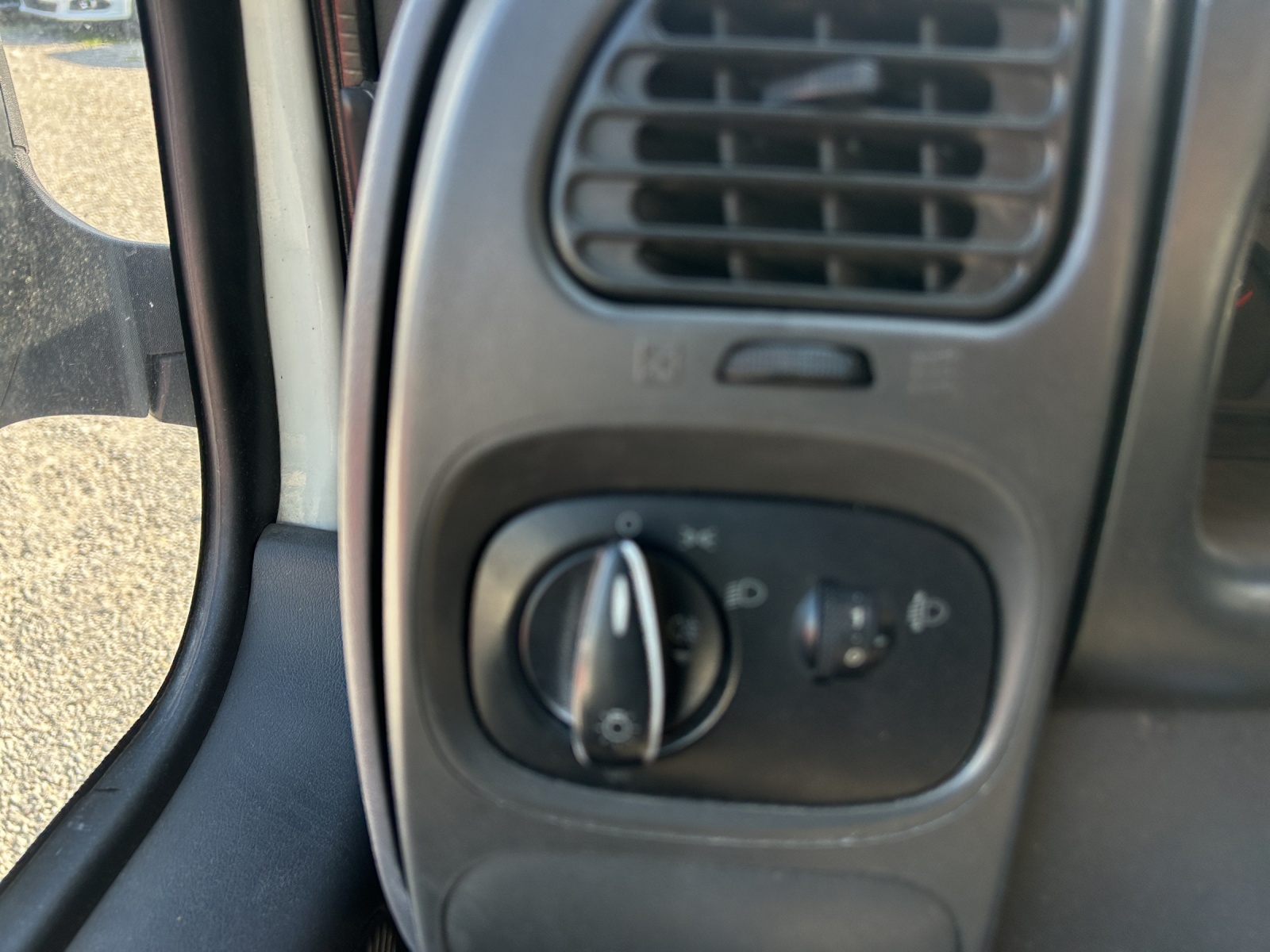FORD Transit 2.0TD 300 S-image-11