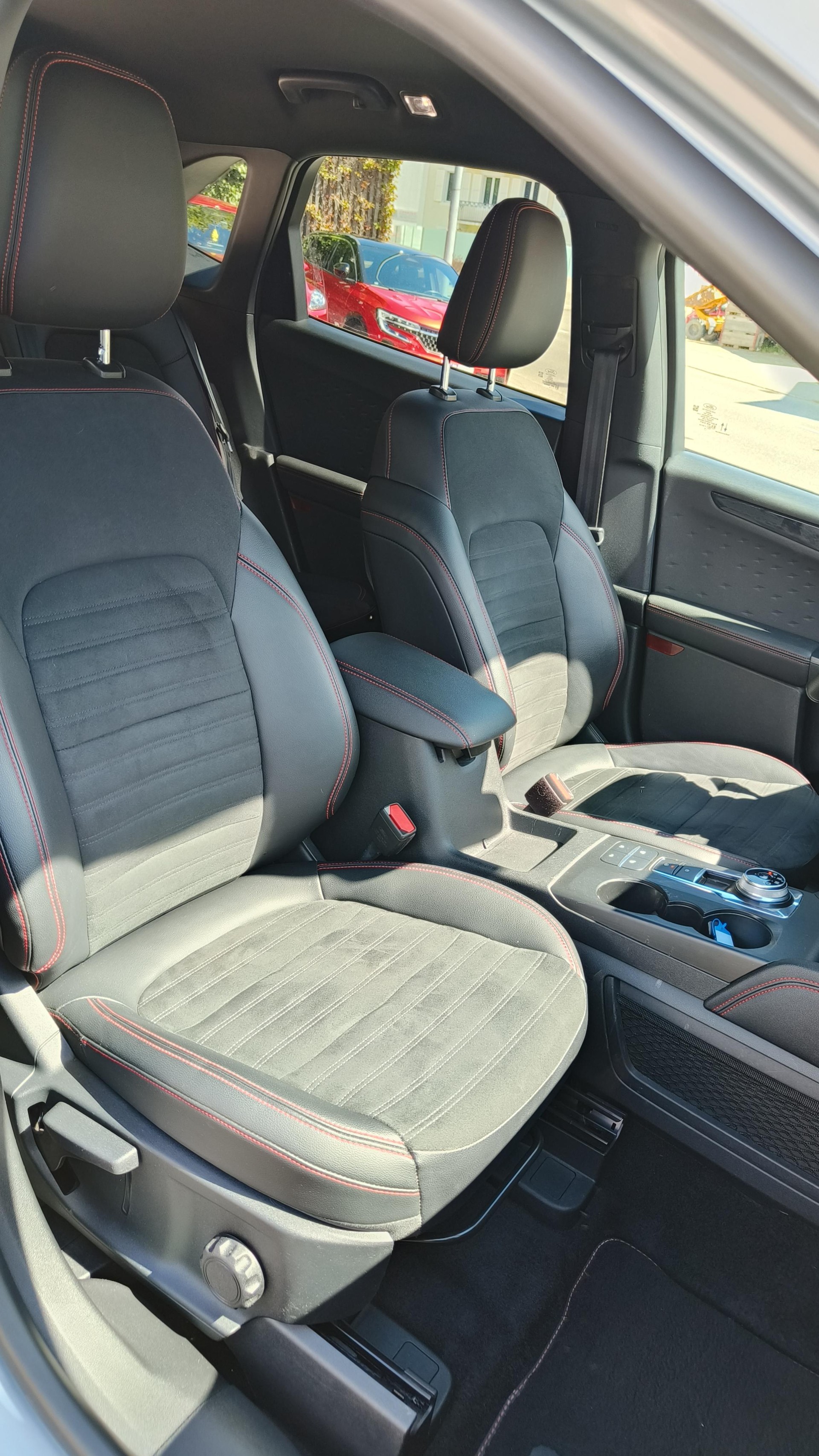 FORD Kuga 2.0 TDCi EcoBlue ST-Line 4WD Automat-image-8