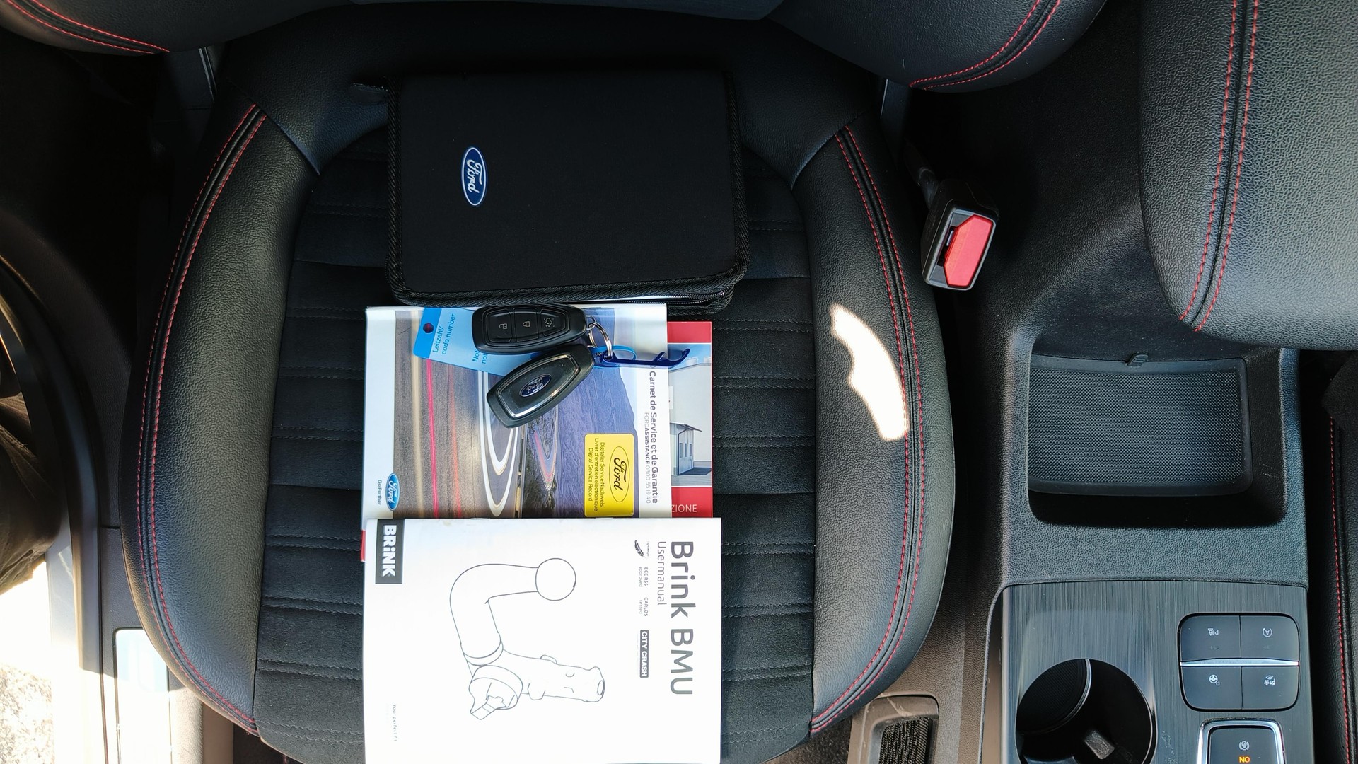 FORD Kuga 2.0 TDCi EcoBlue ST-Line 4WD Automat-image-11