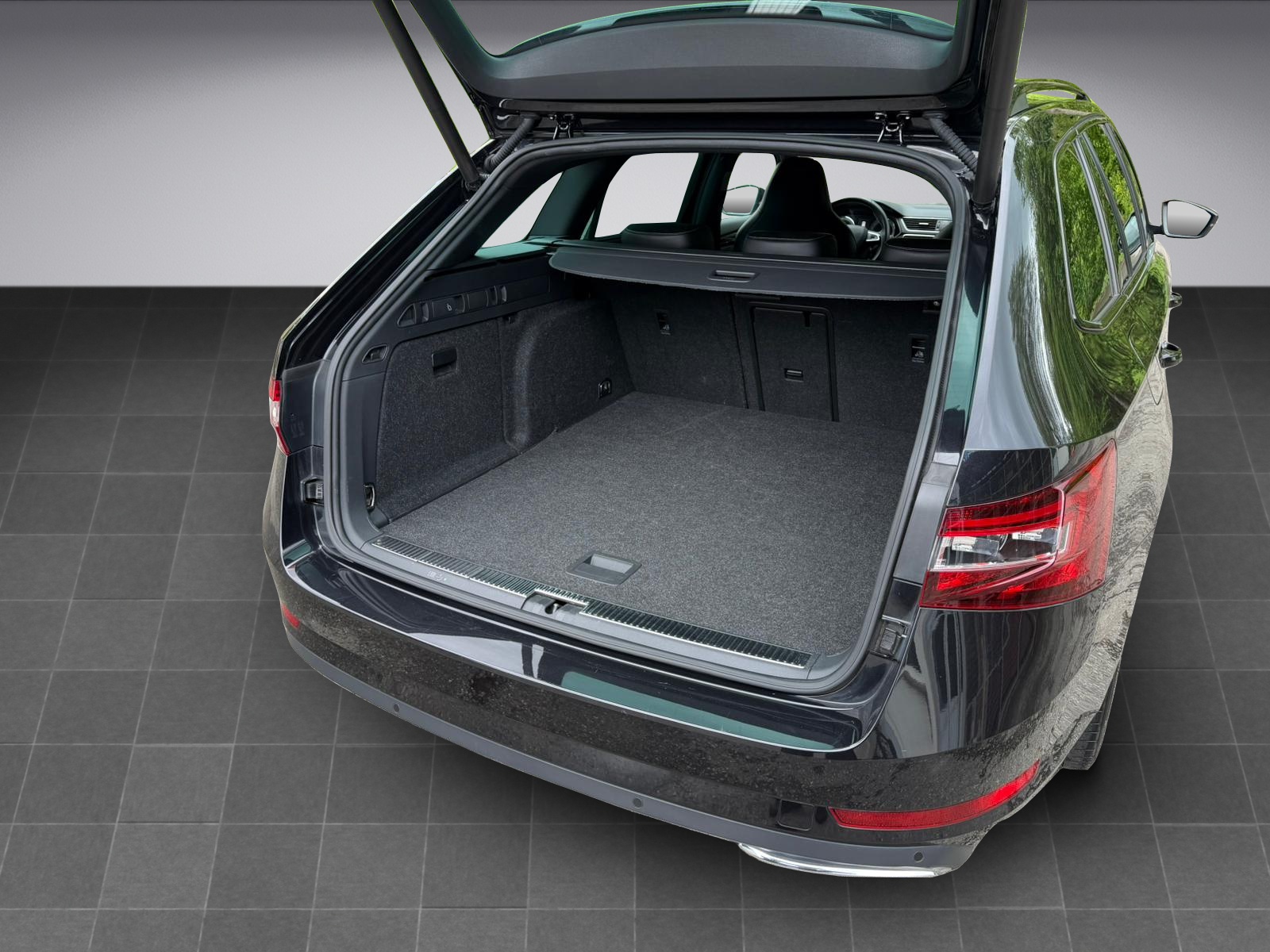 SKODA Superb Combi 2.0 TDi SportLine+ 4x4 DSG-image-18
