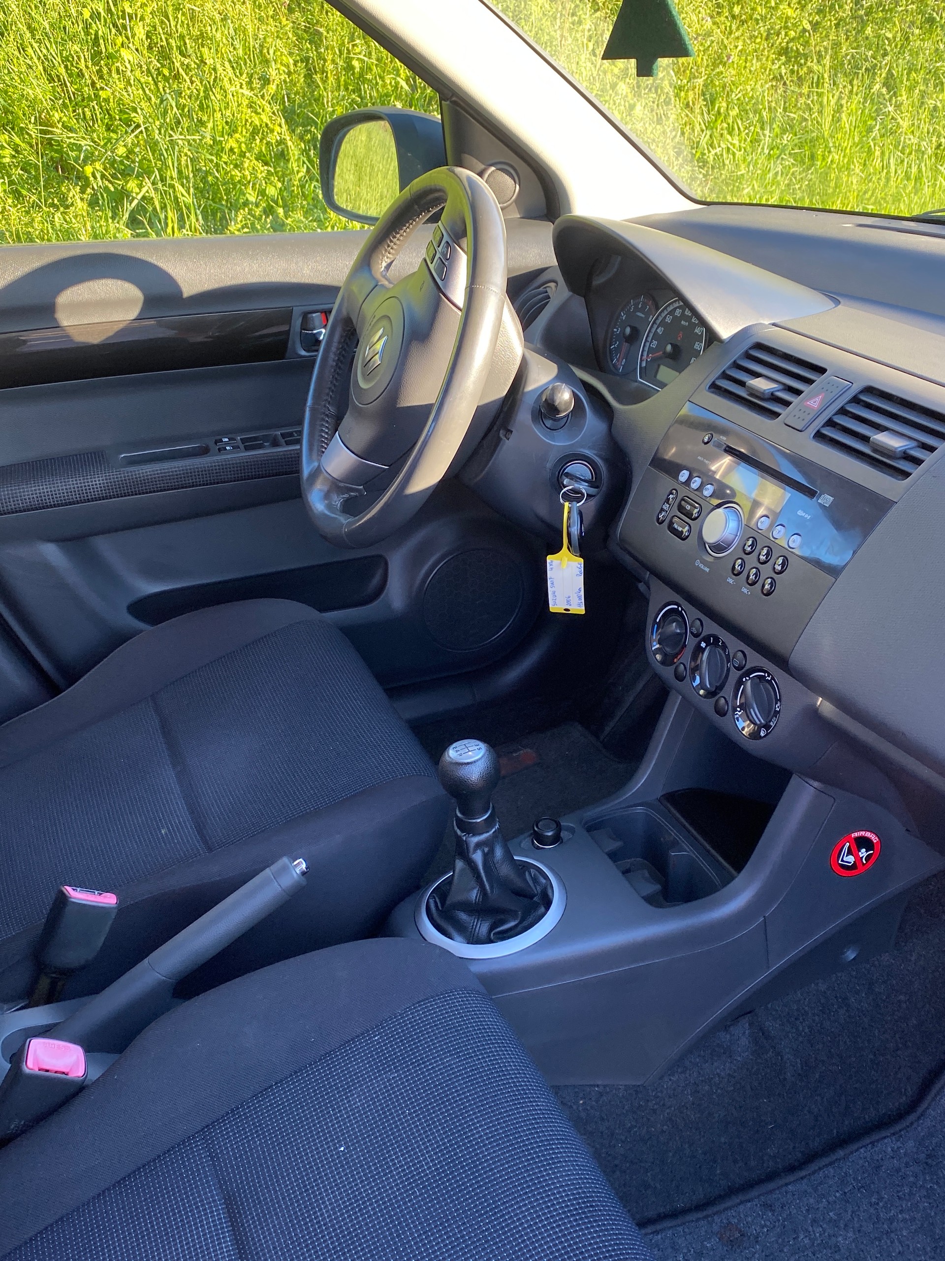 SUZUKI Swift 1.3i 16V GL 4x4-image-8