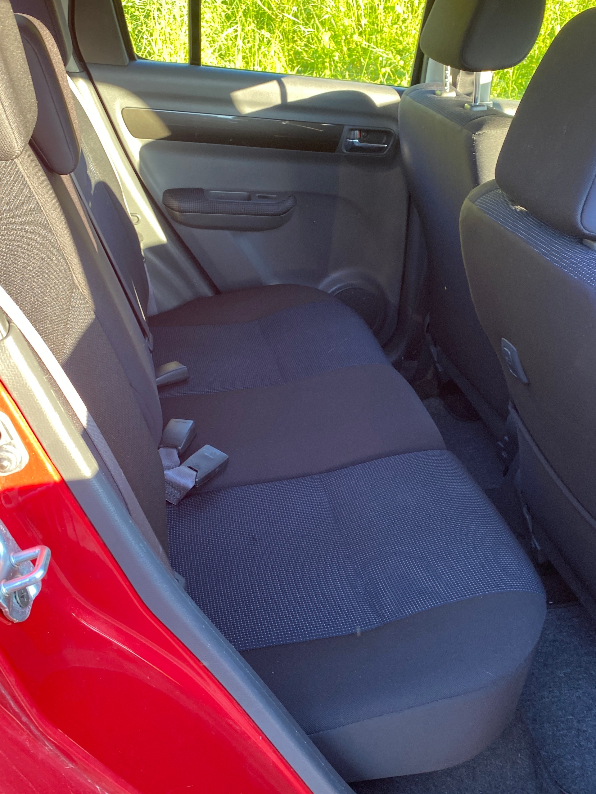 SUZUKI Swift 1.3i 16V GL 4x4-image-4
