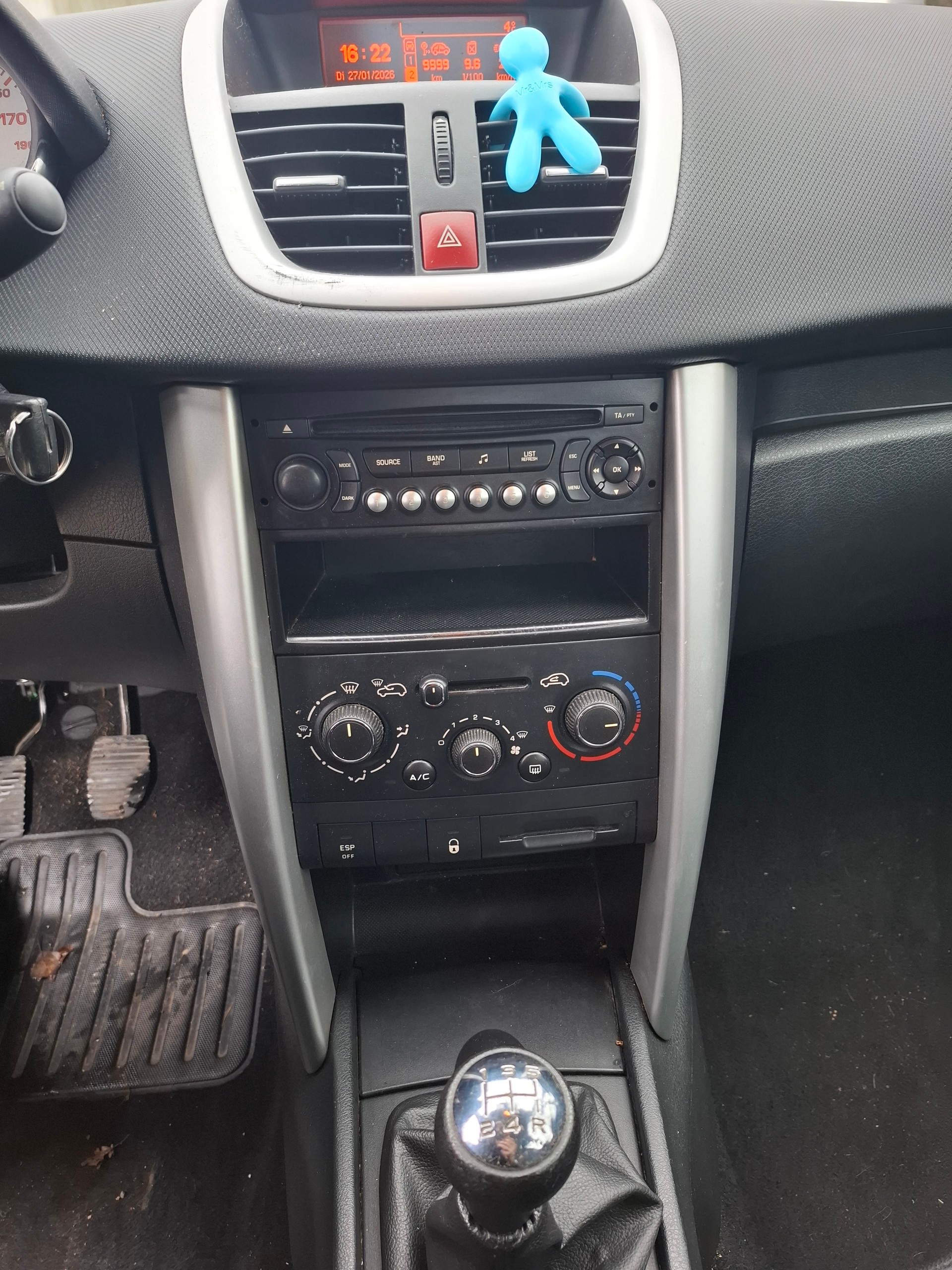 PEUGEOT 207 1.4 Swiss Edition-image-10