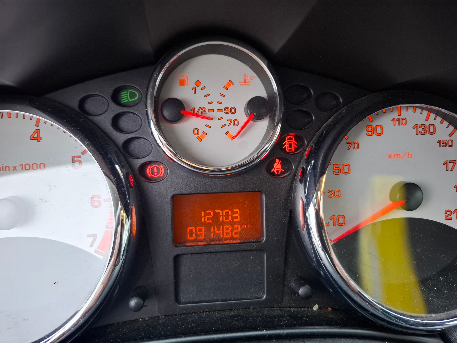PEUGEOT 207 1.4 Swiss Edition-image-13
