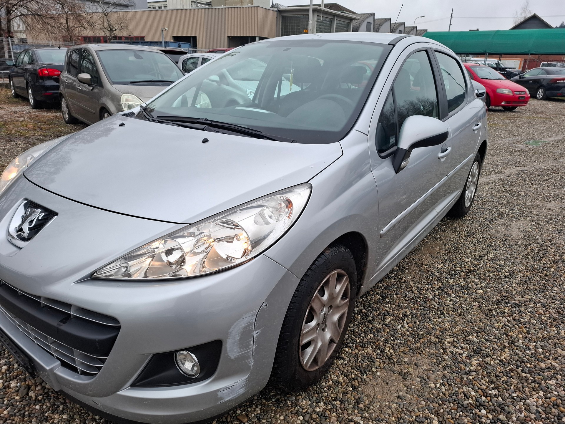 PEUGEOT 207 1.4 Swiss Edition