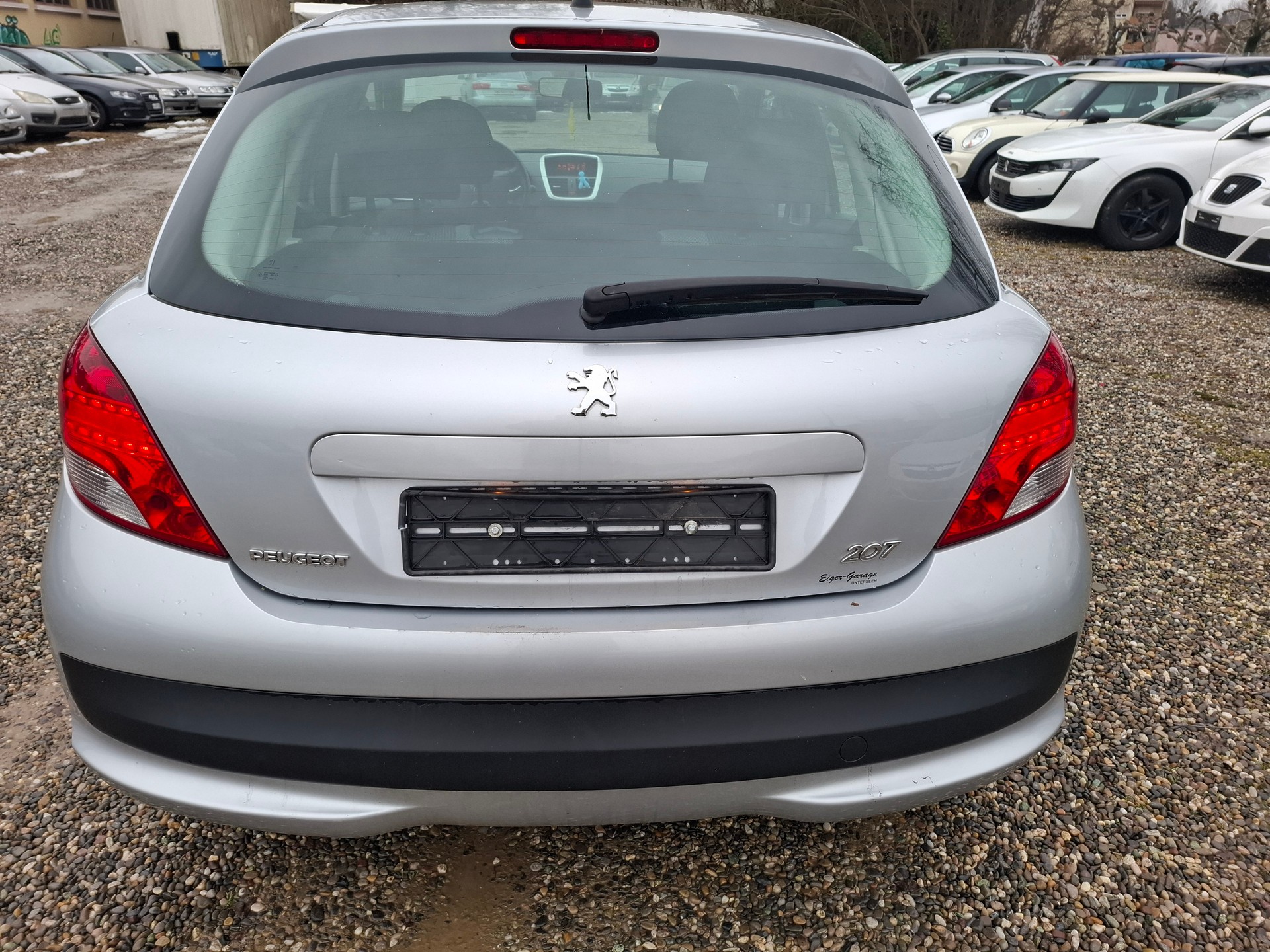 PEUGEOT 207 1.4 Swiss Edition-image-7