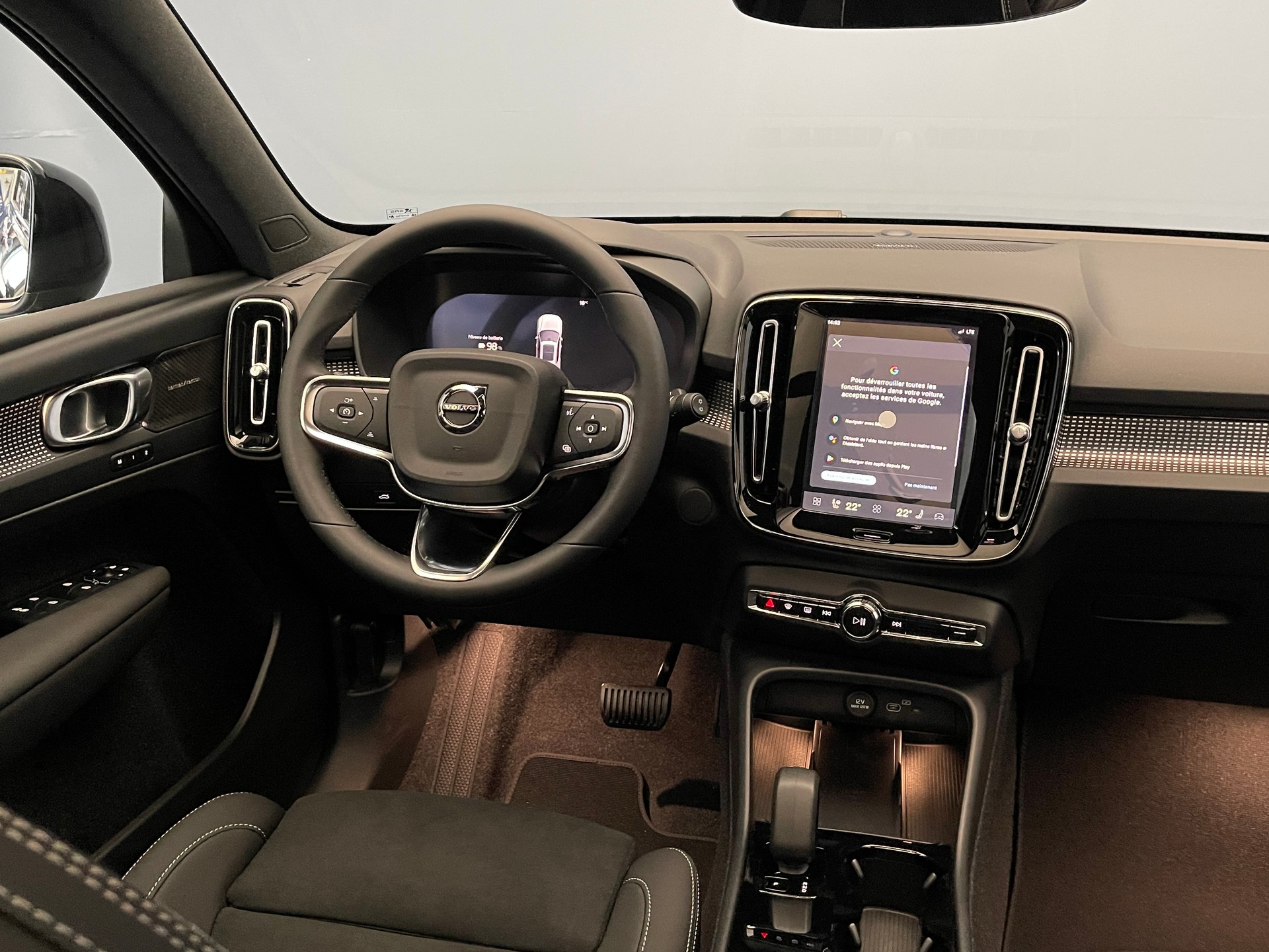 VOLVO EX40 Twin Black Edition AWD-image-12