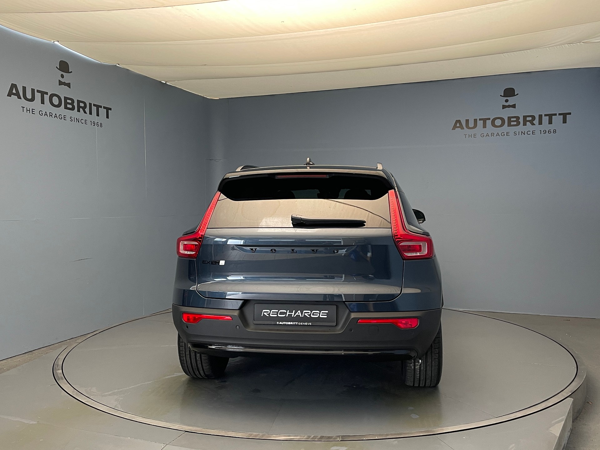 VOLVO EX40 Twin Black Edition AWD-image-5