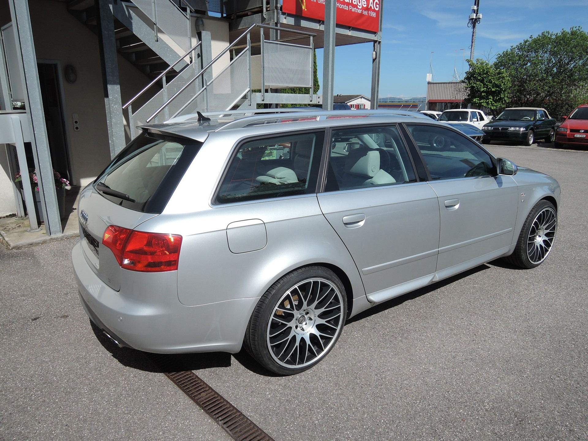 AUDI S4 Avant 4.2 V8 quattro-showroom-element-3