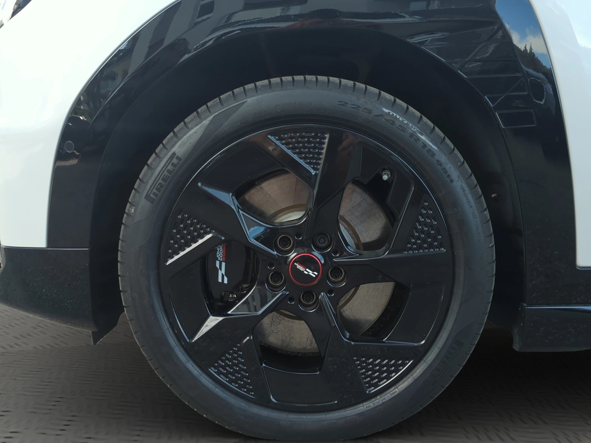 MINI Aceman E-image-9