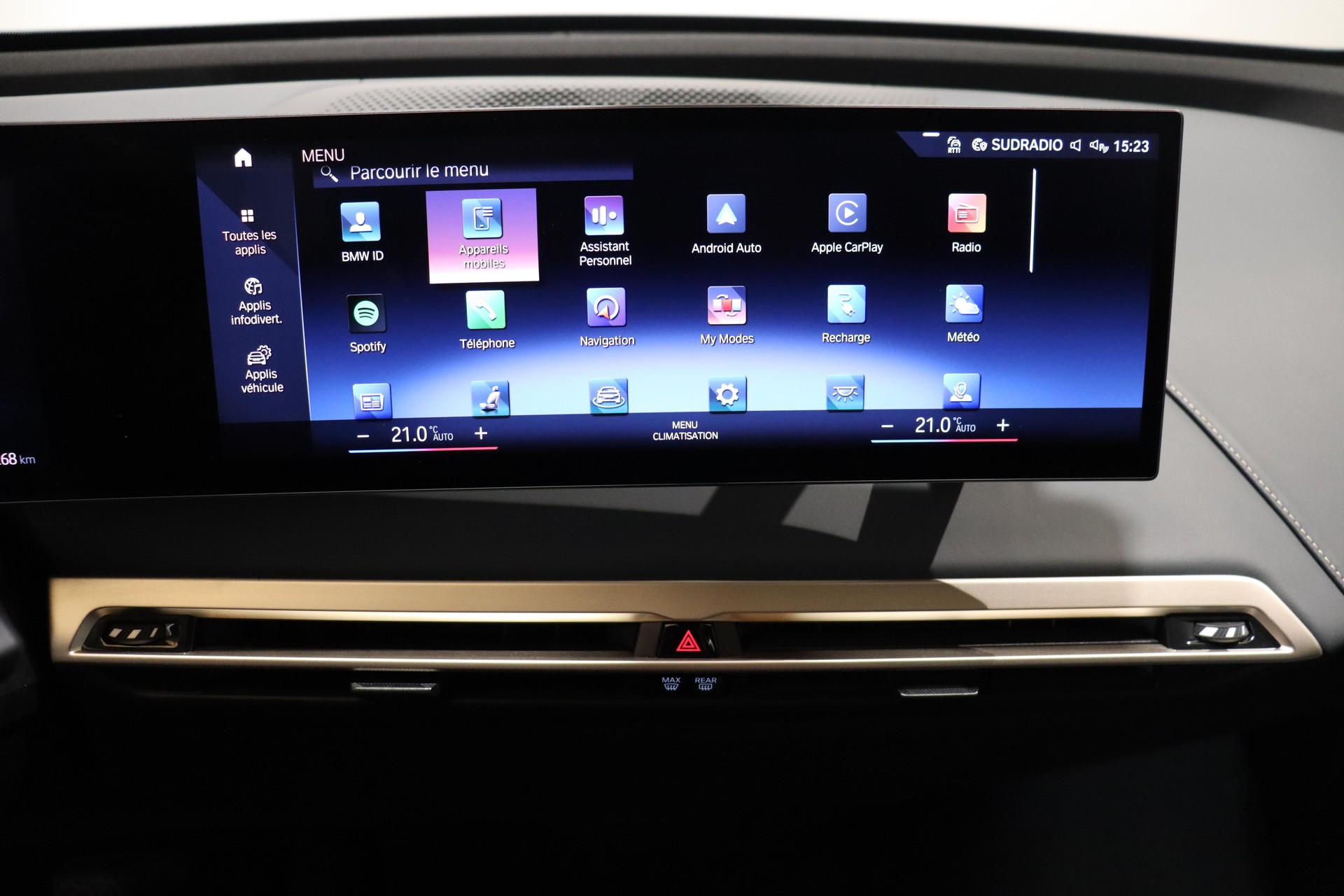 BMW iX xDrive50-image-15