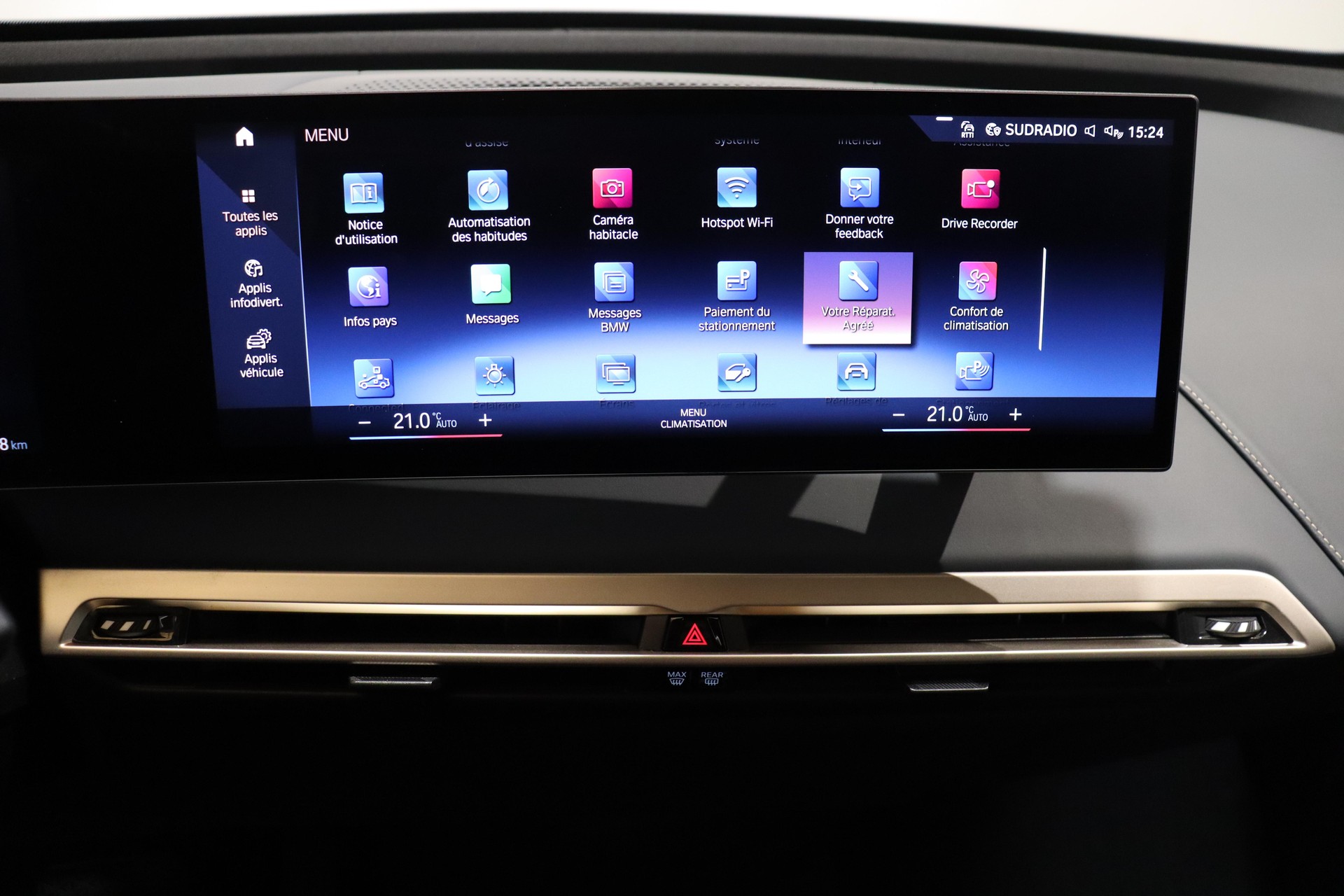BMW iX xDrive50-image-16