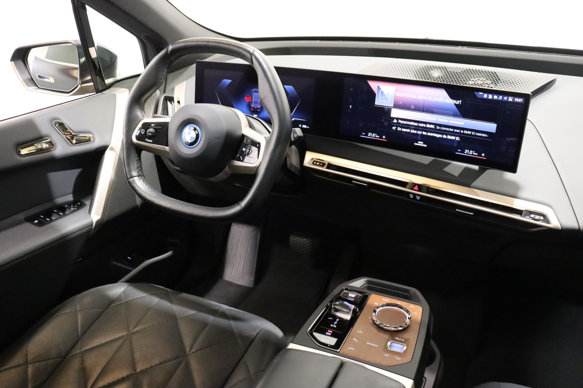BMW iX xDrive50-image-9