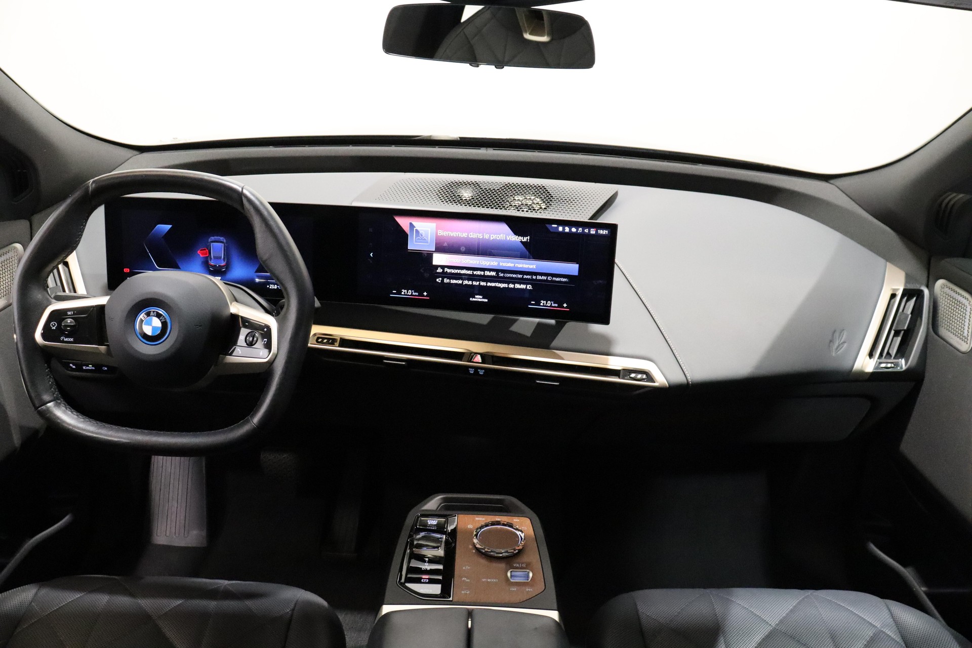 BMW iX xDrive50-image-10