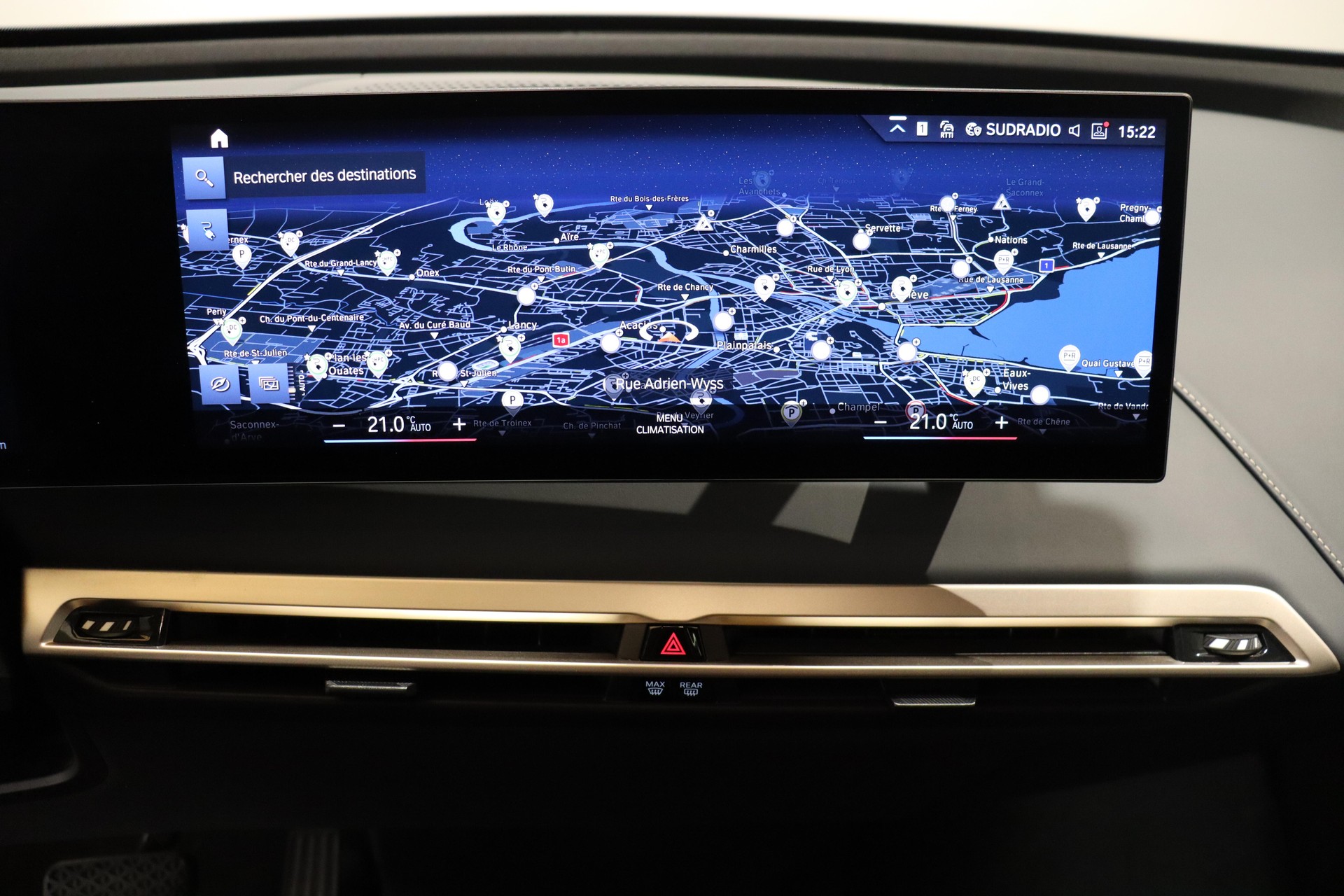 BMW iX xDrive50-image-17