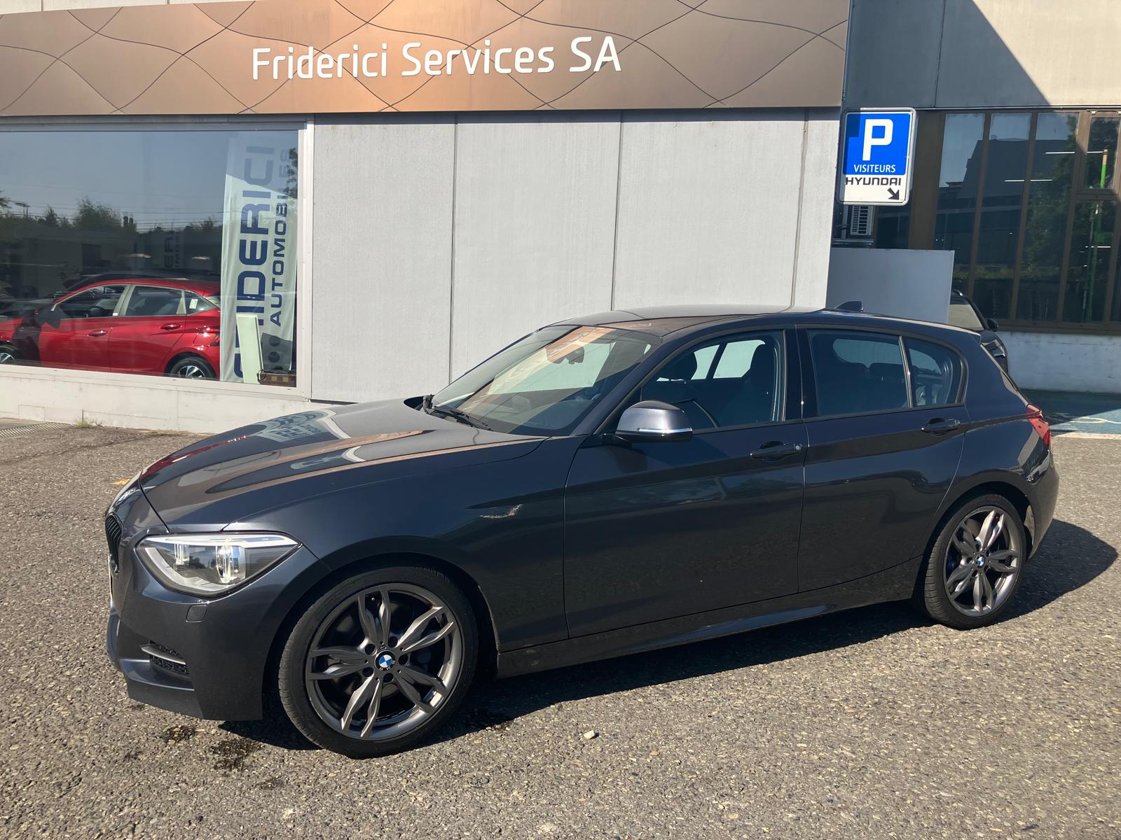 BMW M135i xDrive Steptronic-showroom-element-1