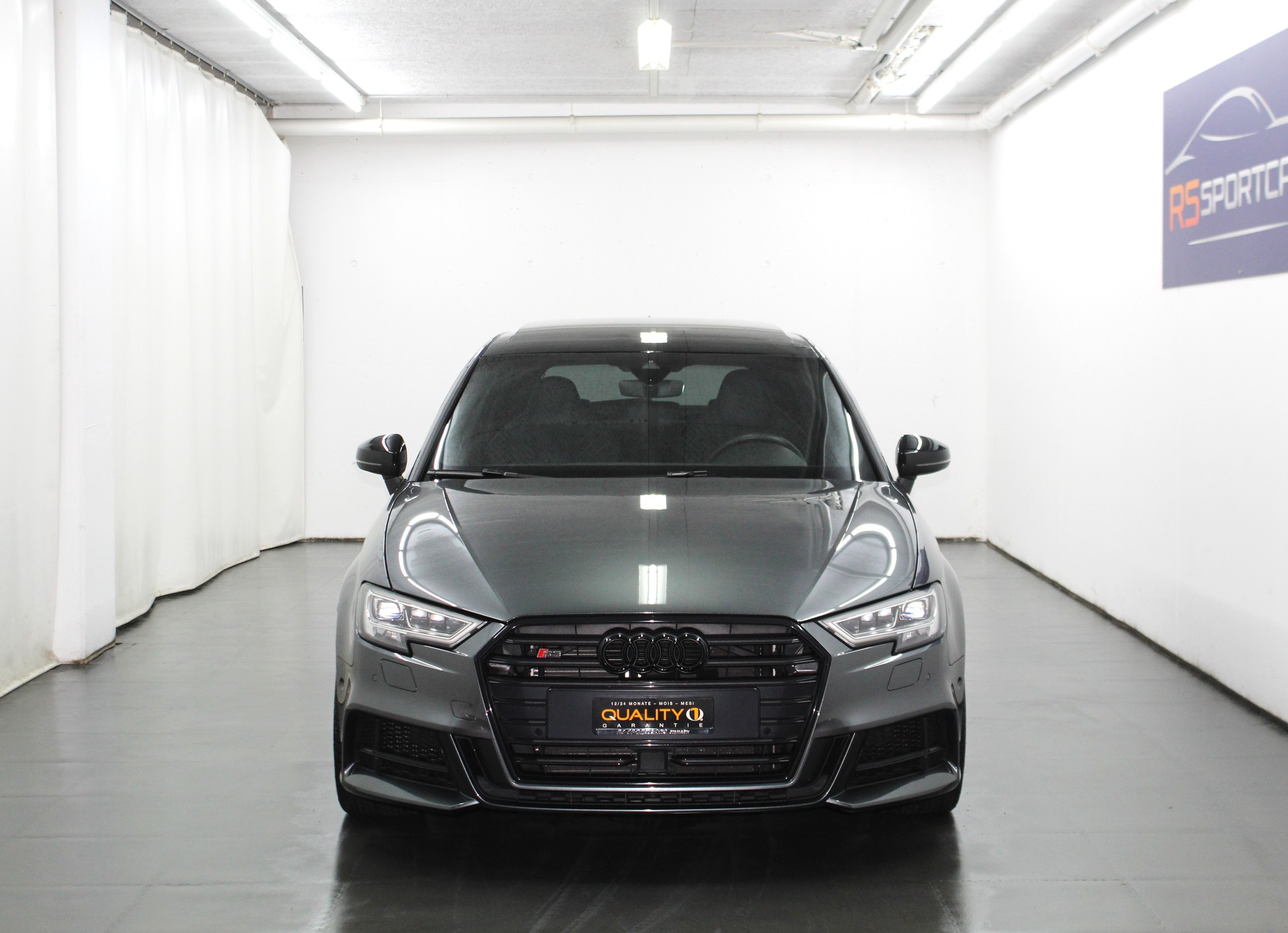 AUDI S3 Sportback 2.0 TFSI quattro S-tronic Optikpaket schwarz / CH-Fahrzeug-showroom-element-2
