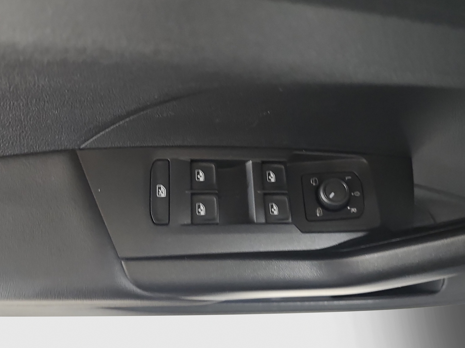 VW T-Cross 1.0 TSI Life DSG-image-14
