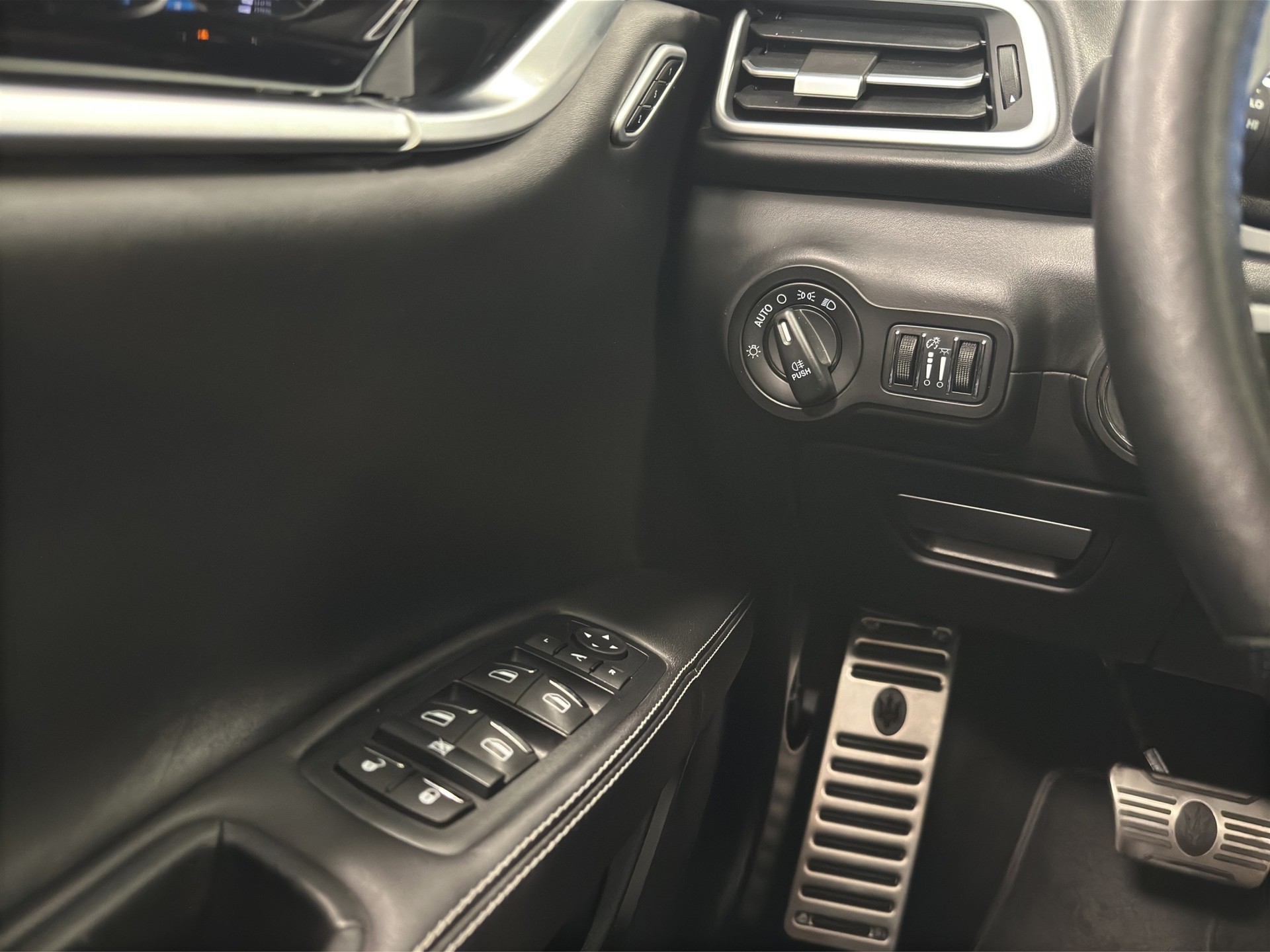 MASERATI Ghibli S Q4 3.0 V6 Automatica-image-28