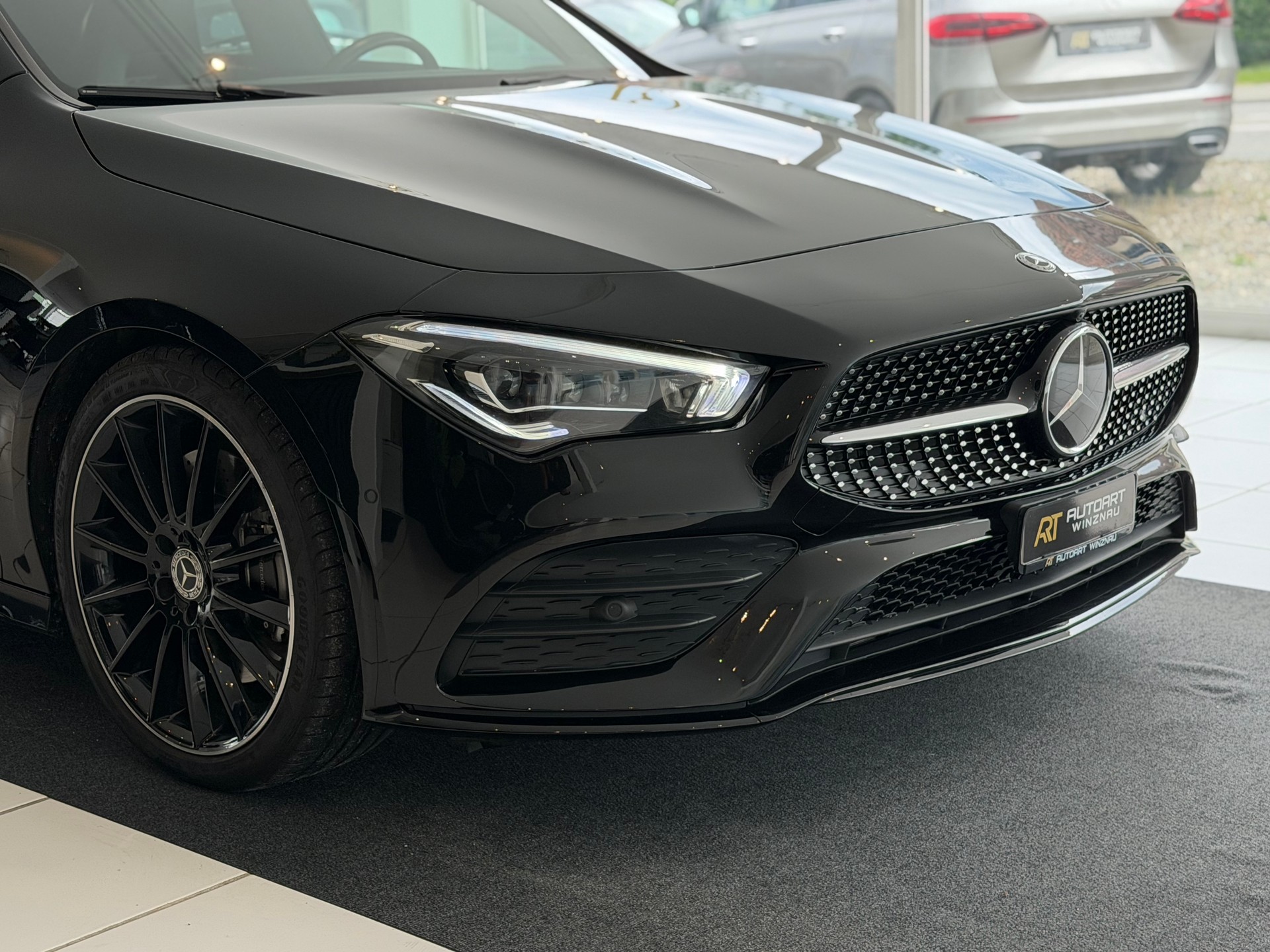 MERCEDES-BENZ CLA 220 AMG Line 7G-DCT **TOP Ausstattung**-showroom-element-3