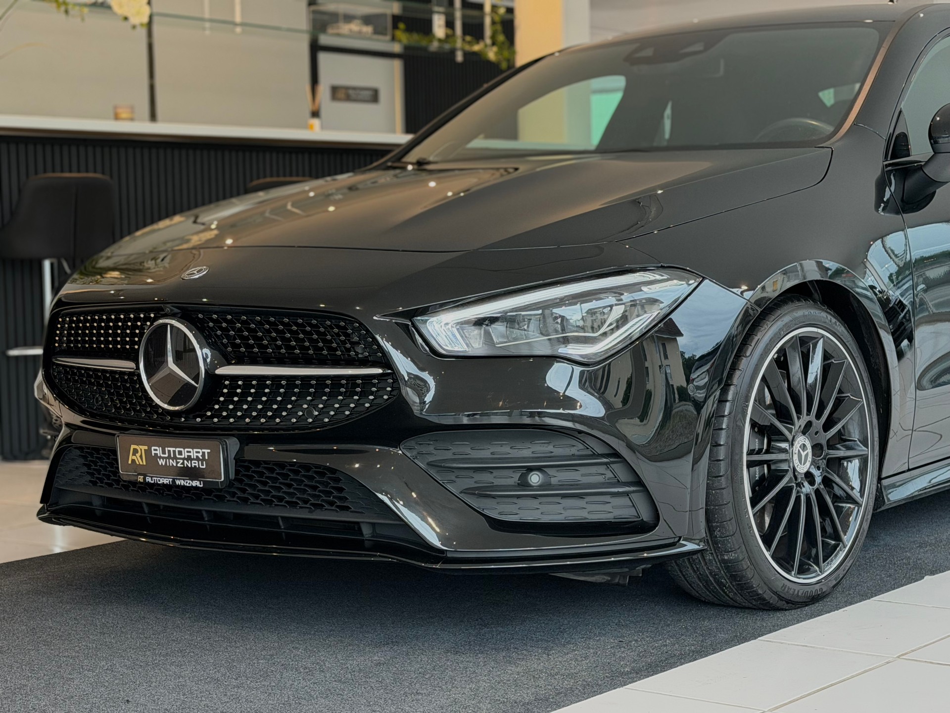 MERCEDES-BENZ CLA 220 AMG Line 7G-DCT **TOP Ausstattung**-showroom-element-1