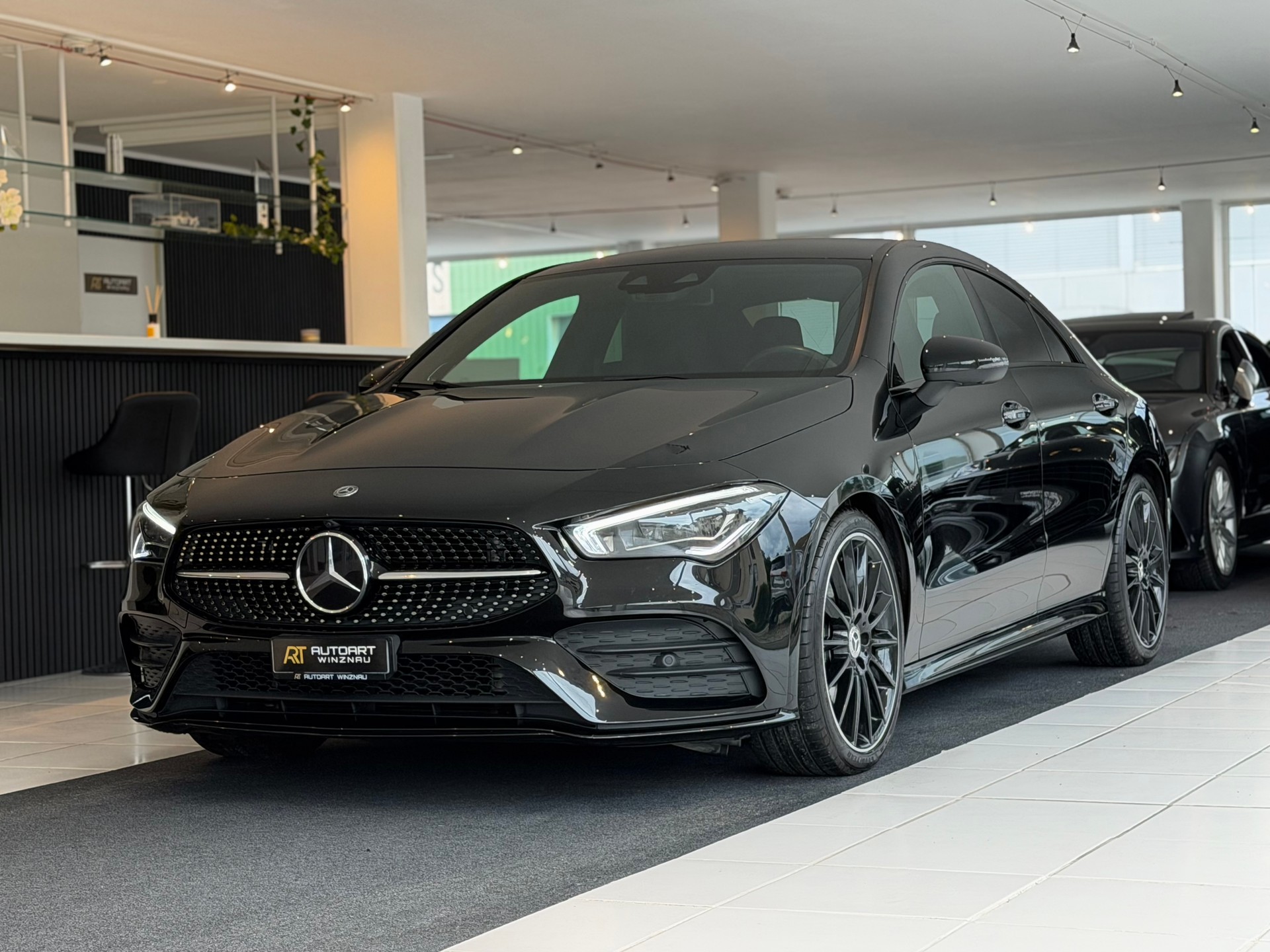 MERCEDES-BENZ CLA 220 AMG Line 7G-DCT **TOP Ausstattung**