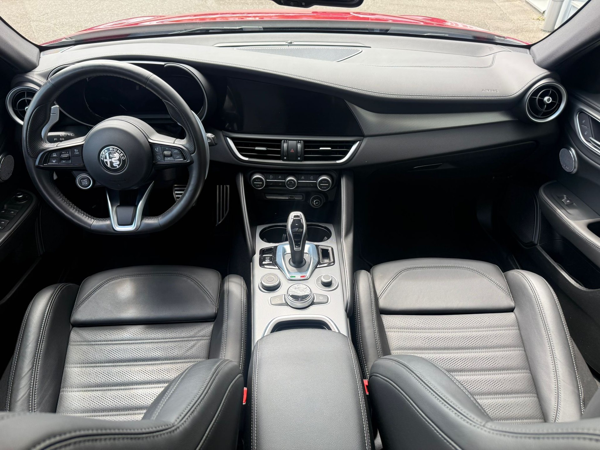 ALFA ROMEO Giulia Veloce 2.0 280PS Q4 AT8 Pack Sky MY23/24-image-11
