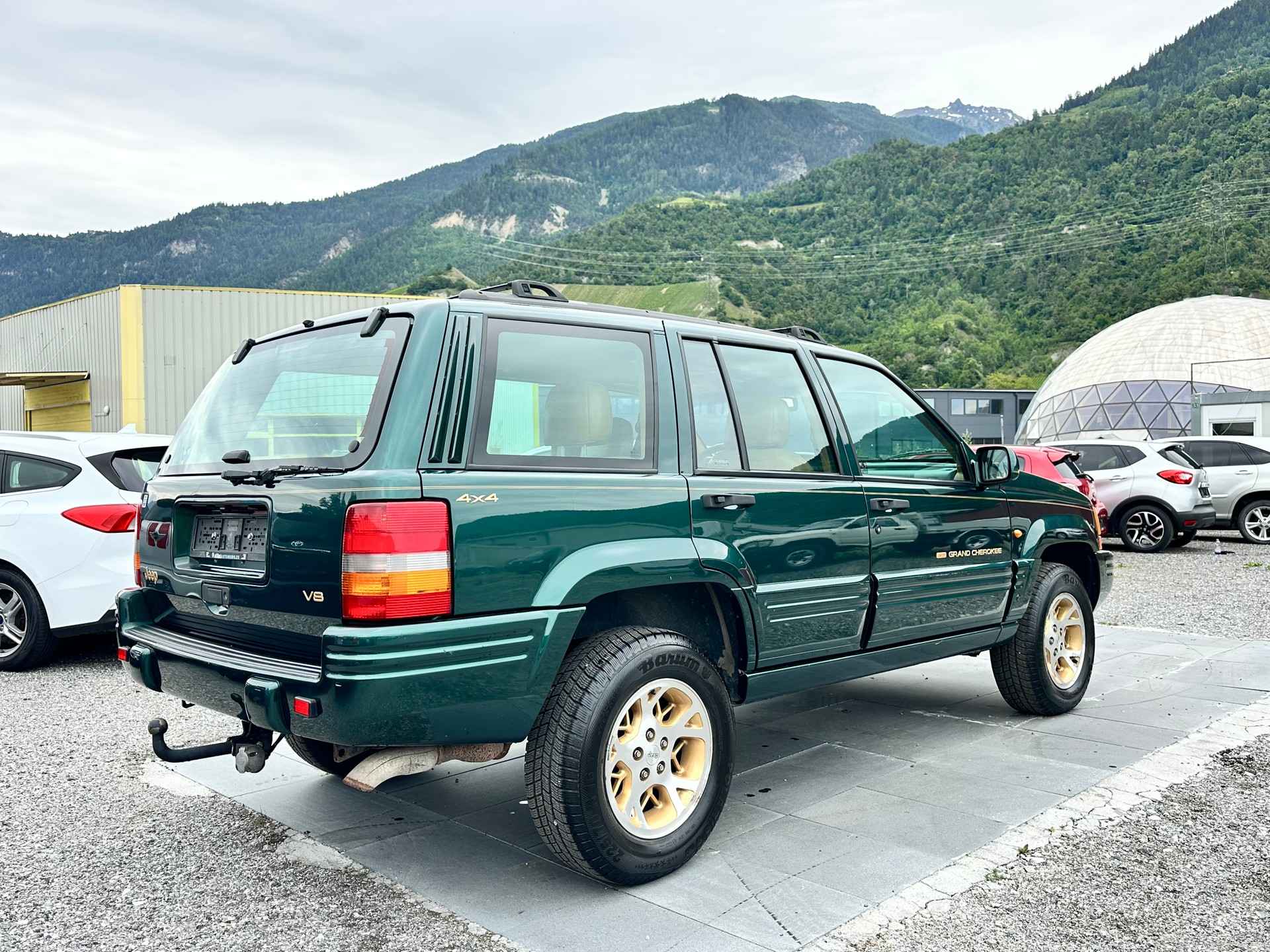 JEEP Grand Cherokee 5.2 Limited Automatic-image-3