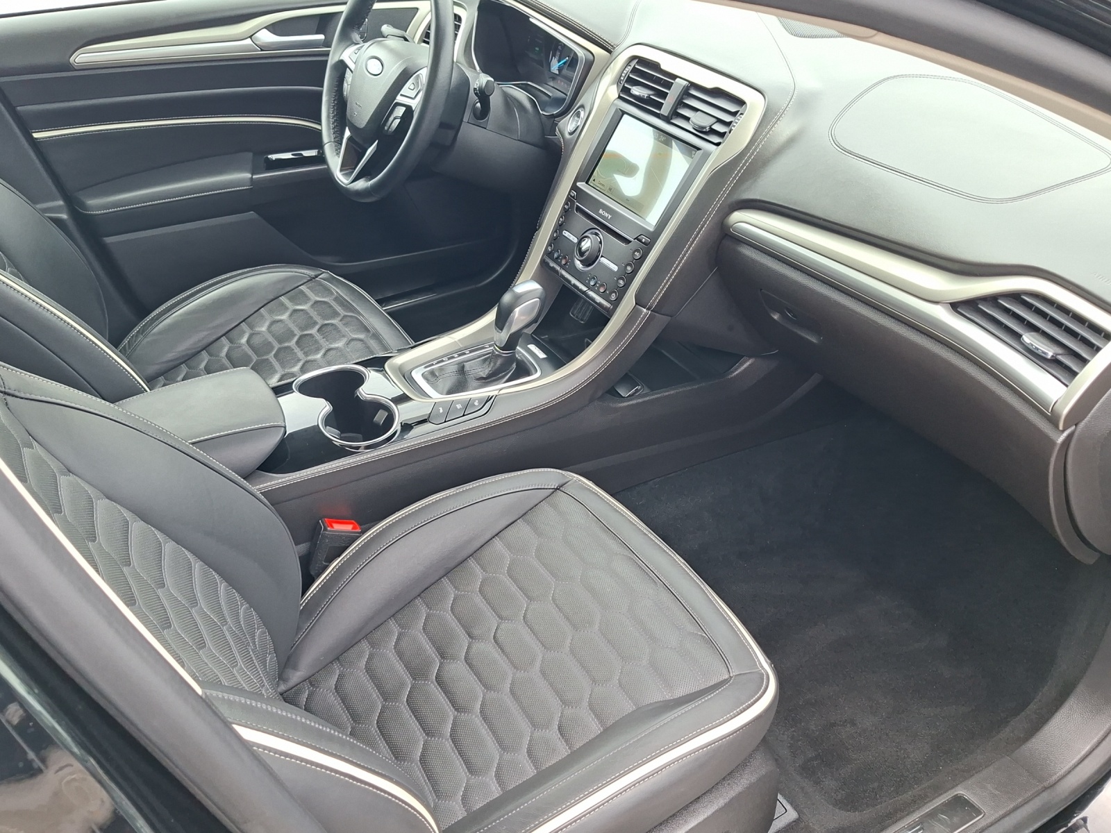 FORD Mondeo 2.0 HEV Vignale eCVT-image-5