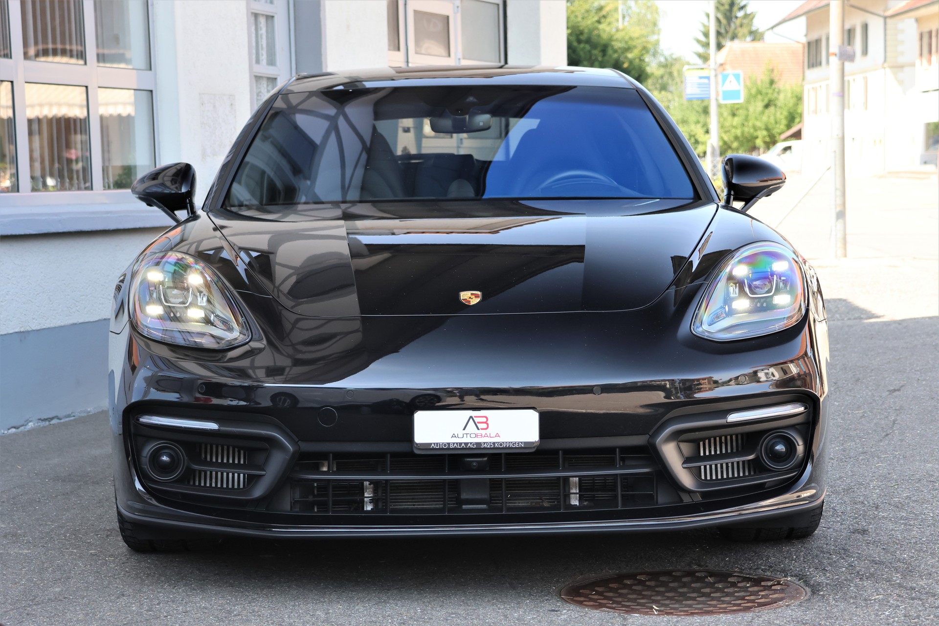 PORSCHE Panamera 4S E-Hybrid Sport Turismo PDK (CH) "2+2y Approved"-showroom-element-1