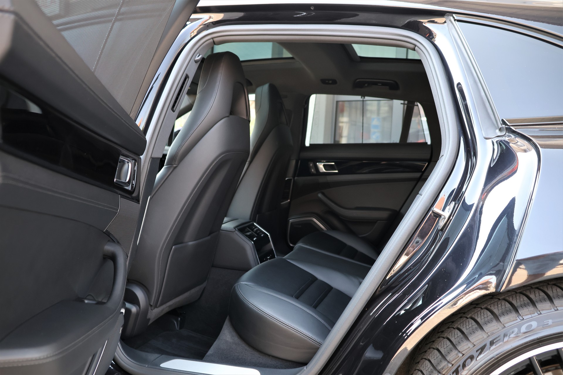 PORSCHE Panamera 4S E-Hybrid Sport Turismo PDK (CH) "2+2y Approved"-image-12