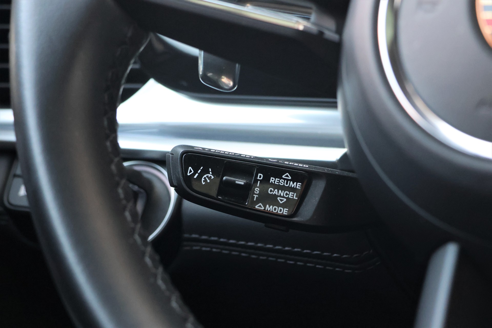 PORSCHE Panamera 4S E-Hybrid Sport Turismo PDK (CH) "2+2y Approved"-image-17