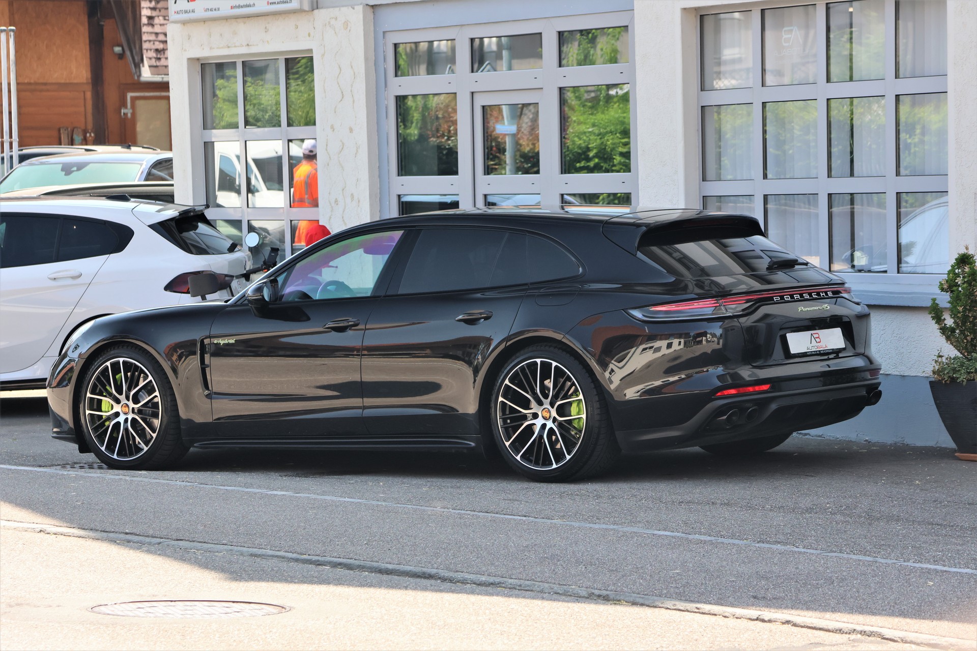 PORSCHE Panamera 4S E-Hybrid Sport Turismo PDK (CH) "2+2y Approved"-image-4