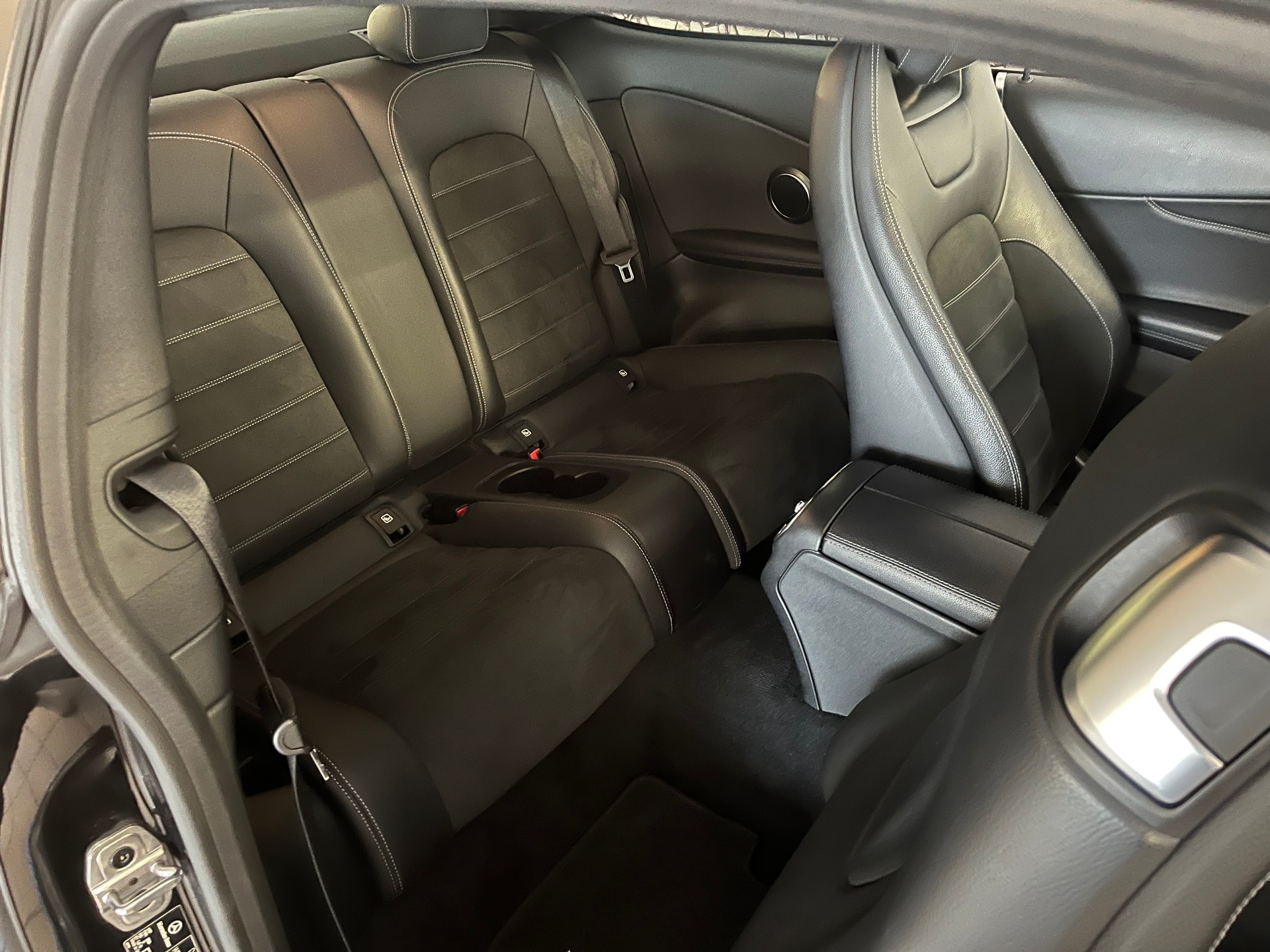 MERCEDES-BENZ C 180 AMG Line Coupé-image-8