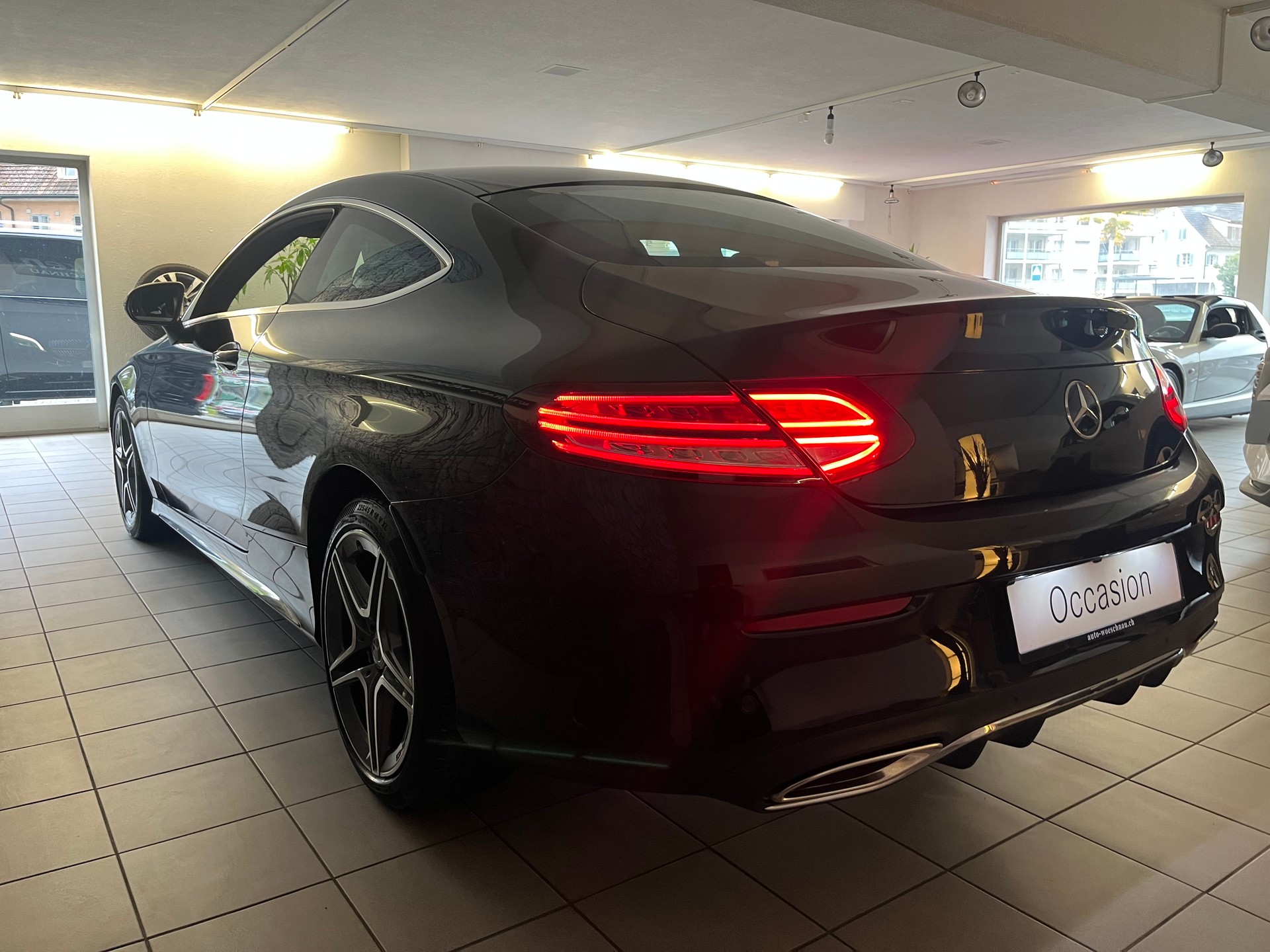 MERCEDES-BENZ C 180 AMG Line Coupé-image-4