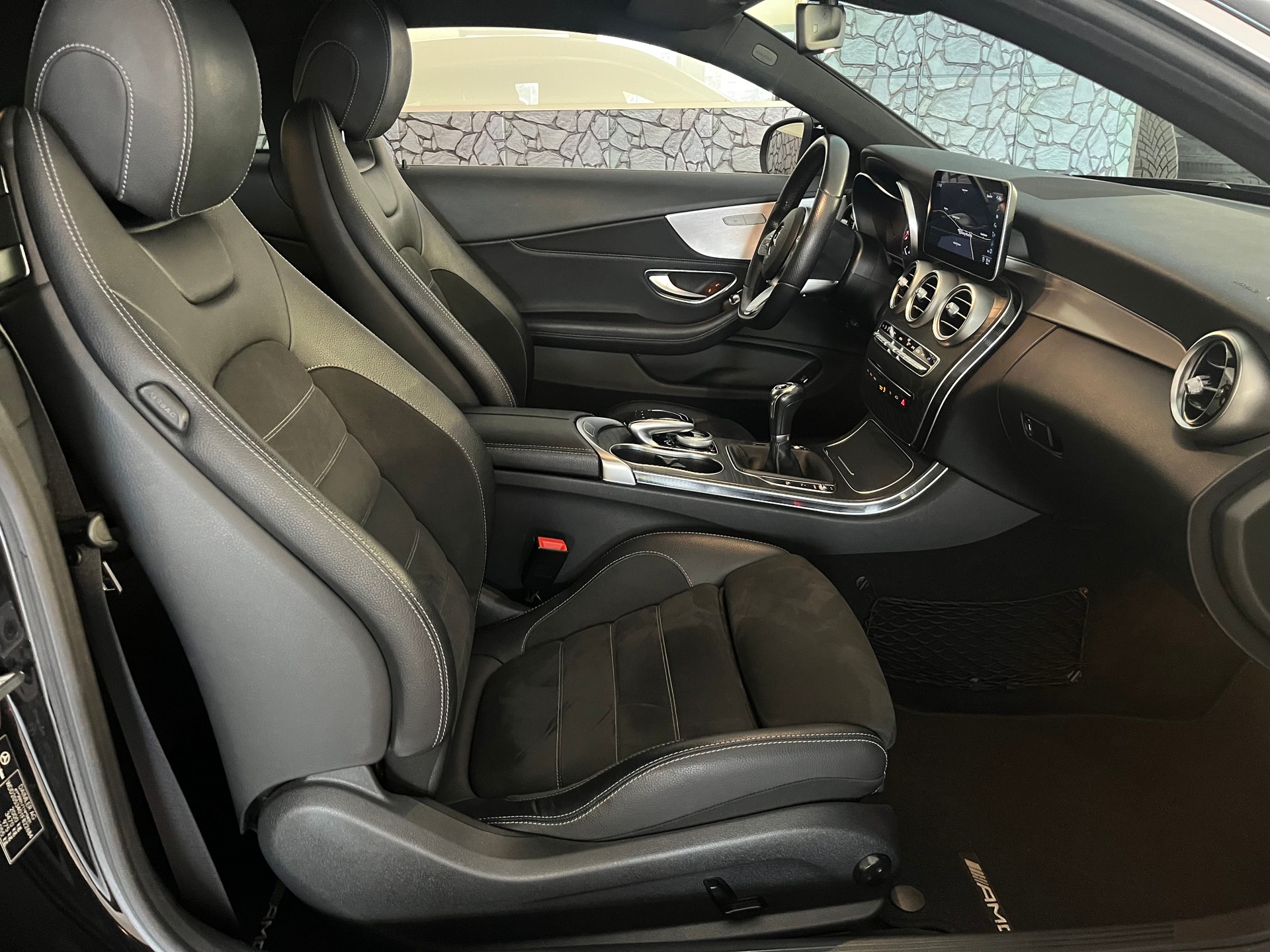 MERCEDES-BENZ C 180 AMG Line Coupé-image-9