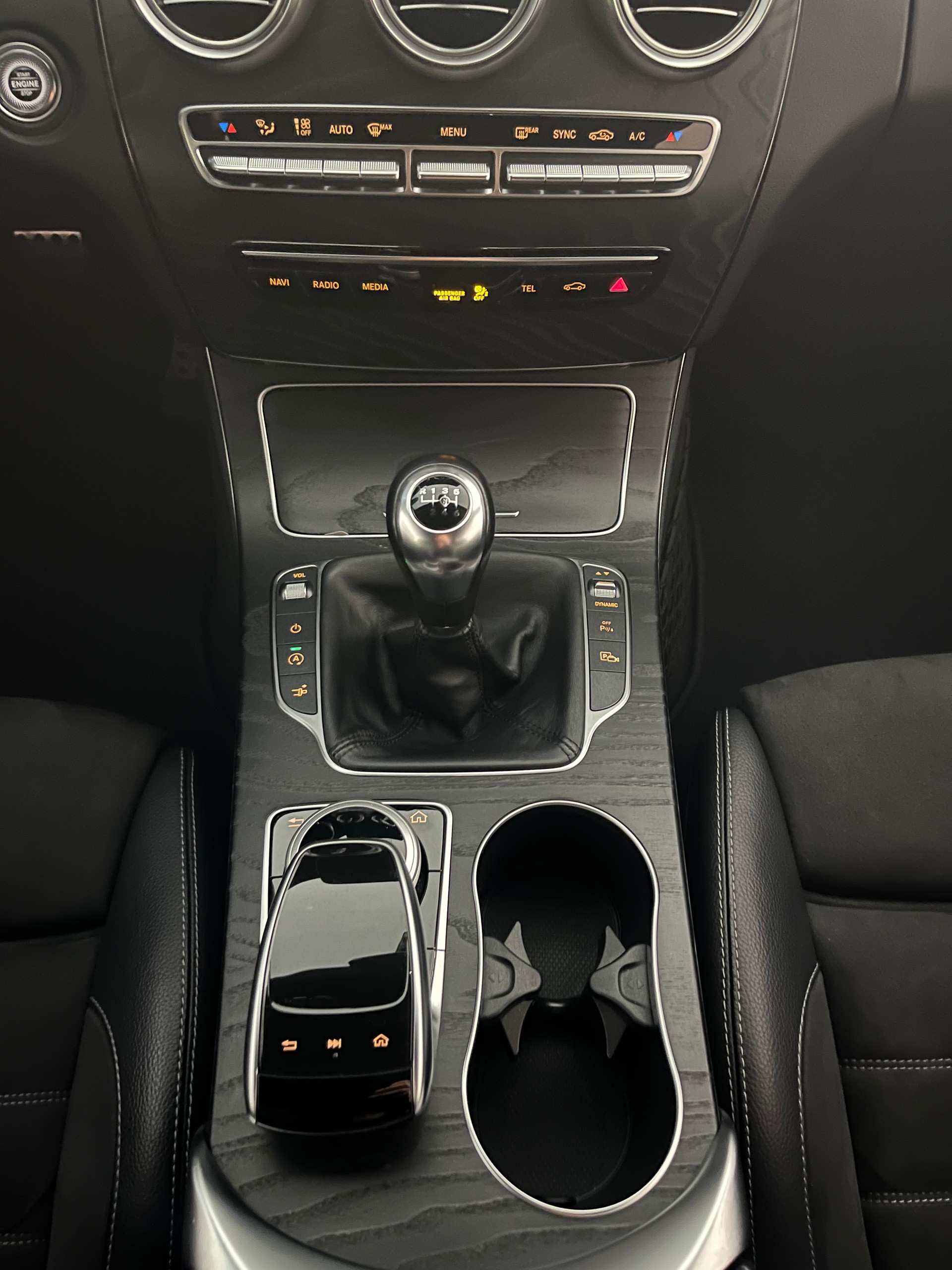 MERCEDES-BENZ C 180 AMG Line Coupé-image-12