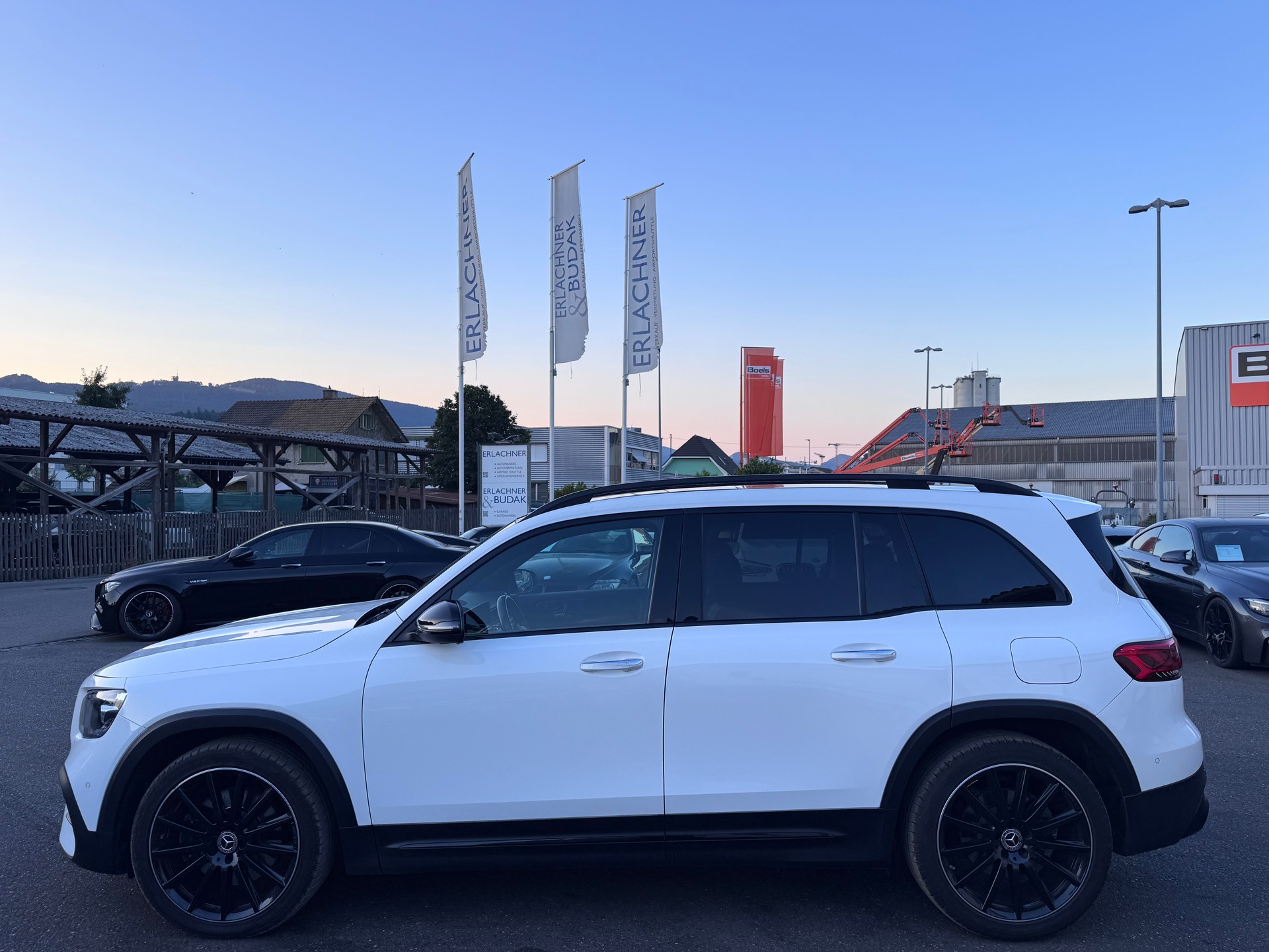 MERCEDES-BENZ GLB 220 d 4Matic AMG Line 8G-Tronic-showroom-element-2