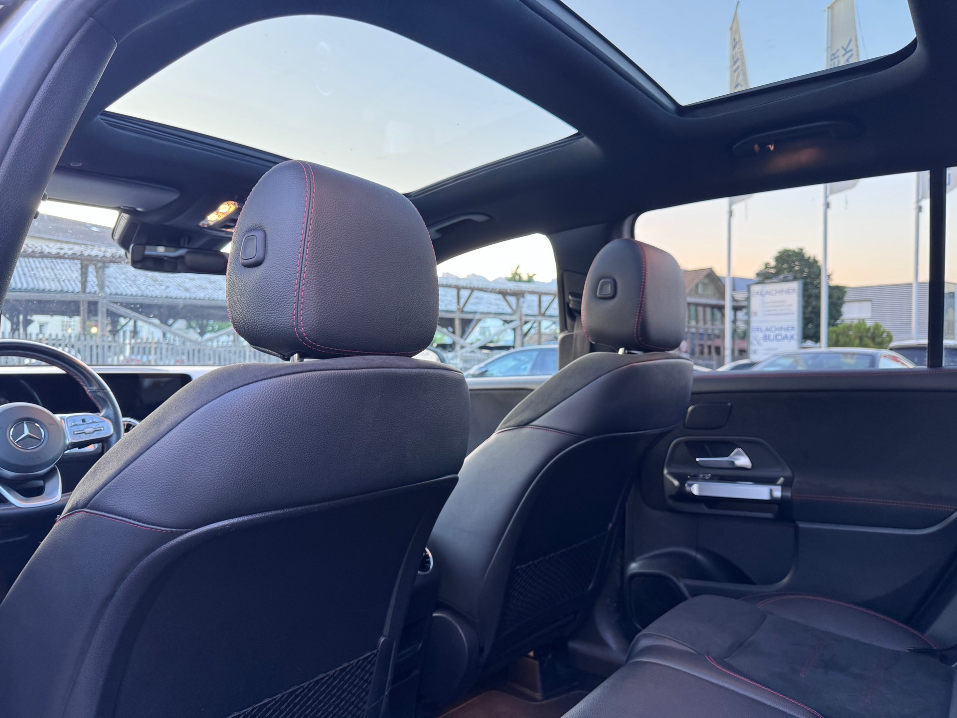 MERCEDES-BENZ GLB 220 d 4Matic AMG Line 8G-Tronic-image-7