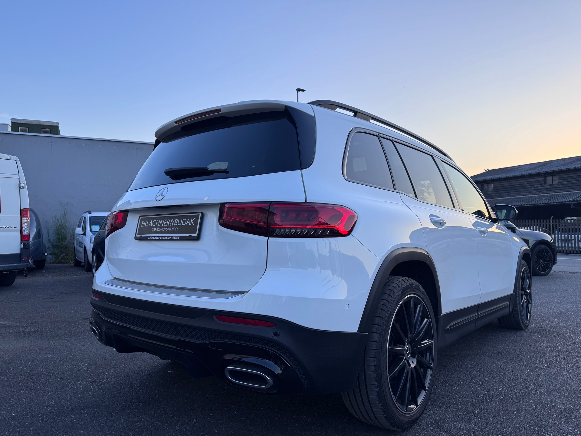 MERCEDES-BENZ GLB 220 d 4Matic AMG Line 8G-Tronic-image-4