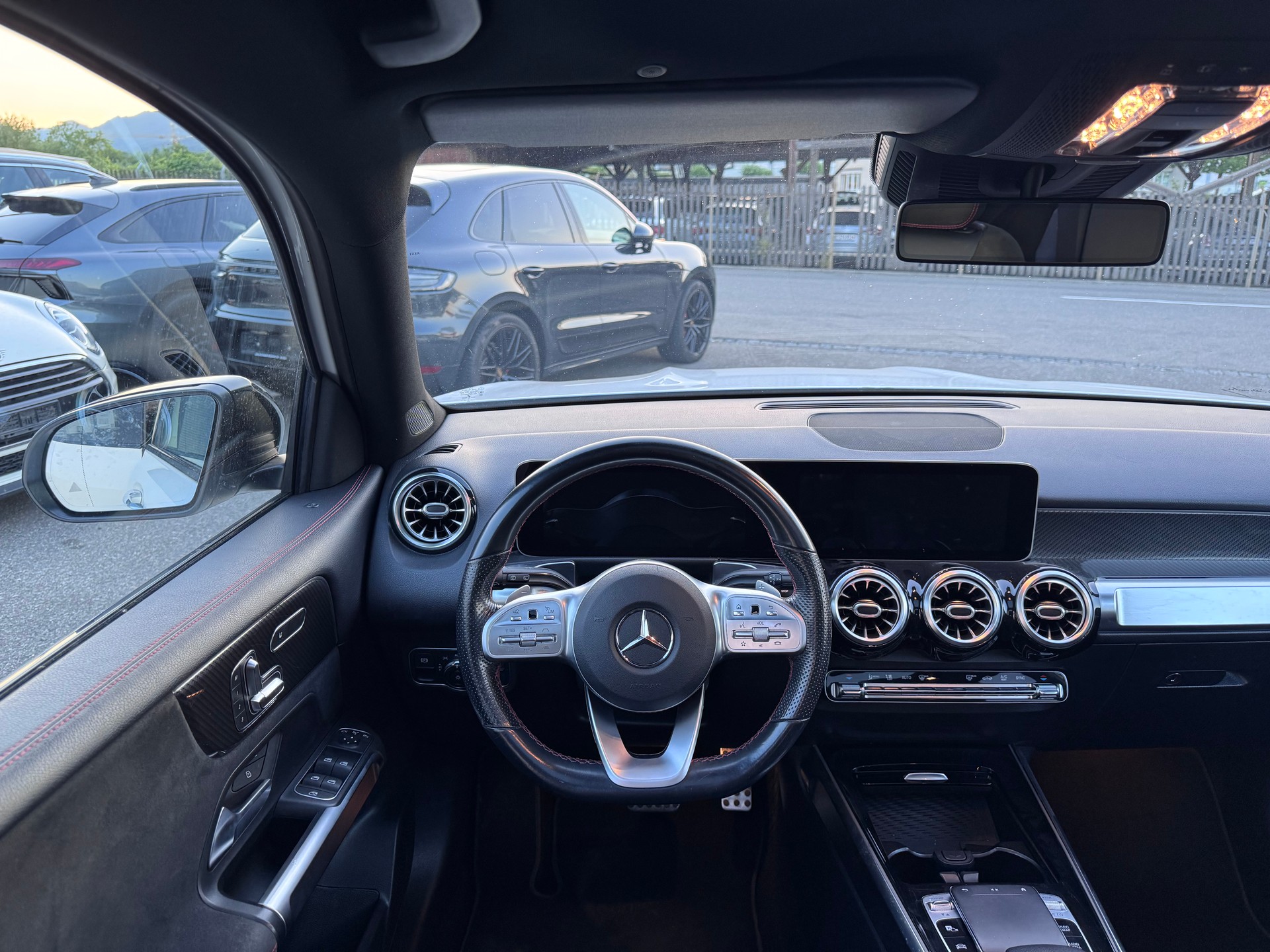 MERCEDES-BENZ GLB 220 d 4Matic AMG Line 8G-Tronic-image-8